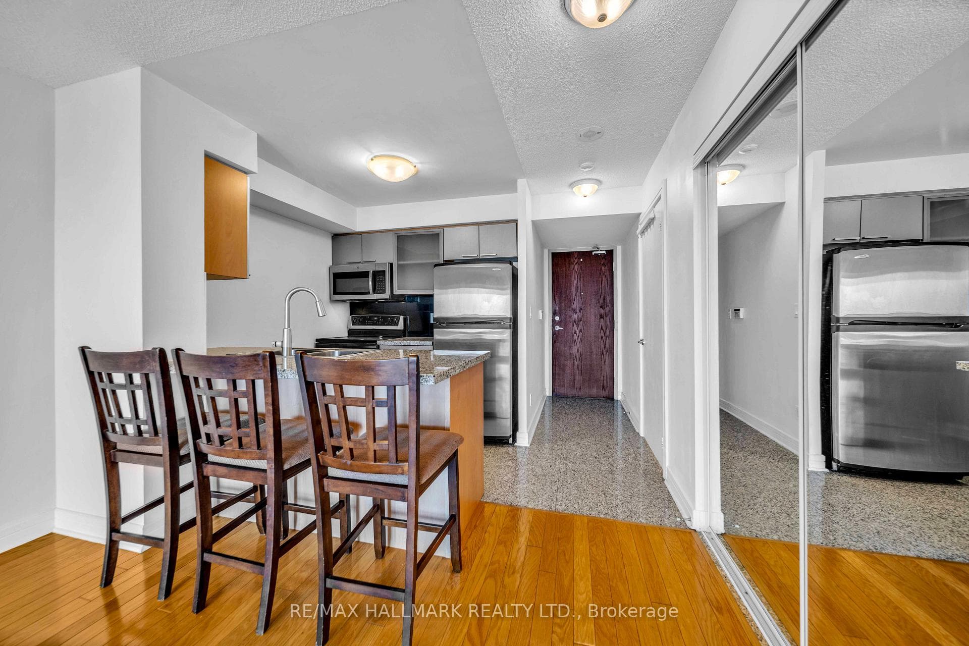16 Harrison Garden Boulevard Unit 1809 photo 9