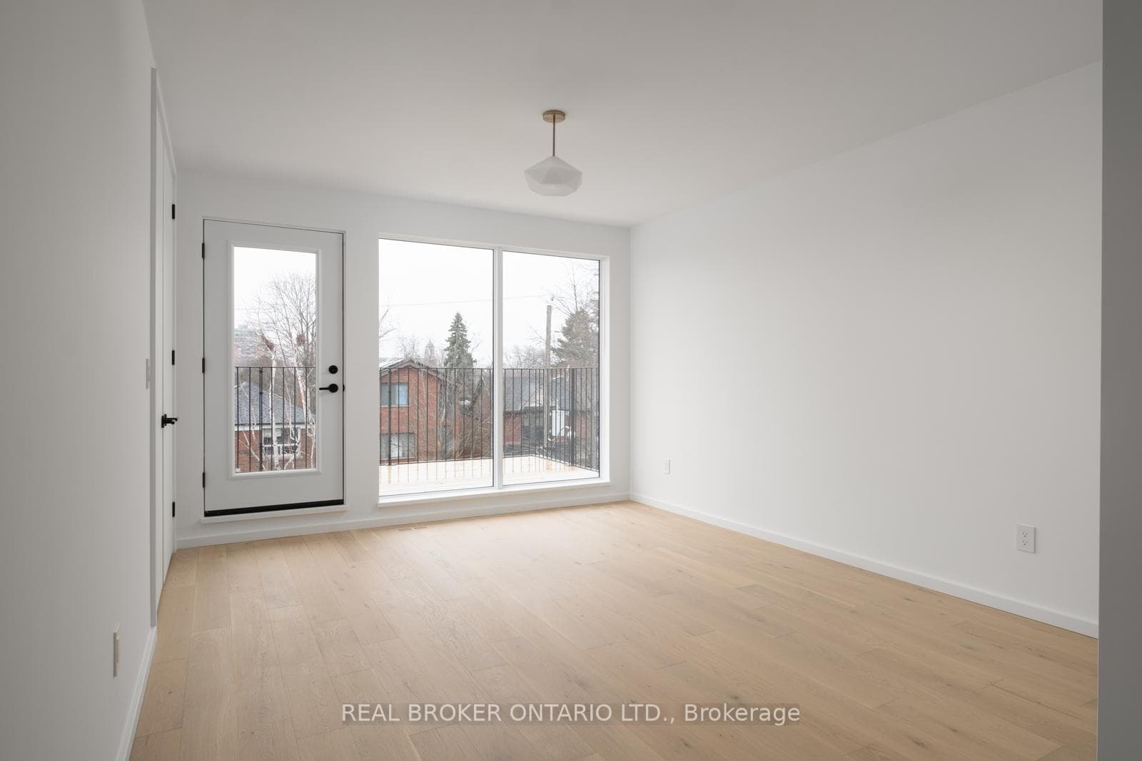 Primary Bedroom (Third Floor)