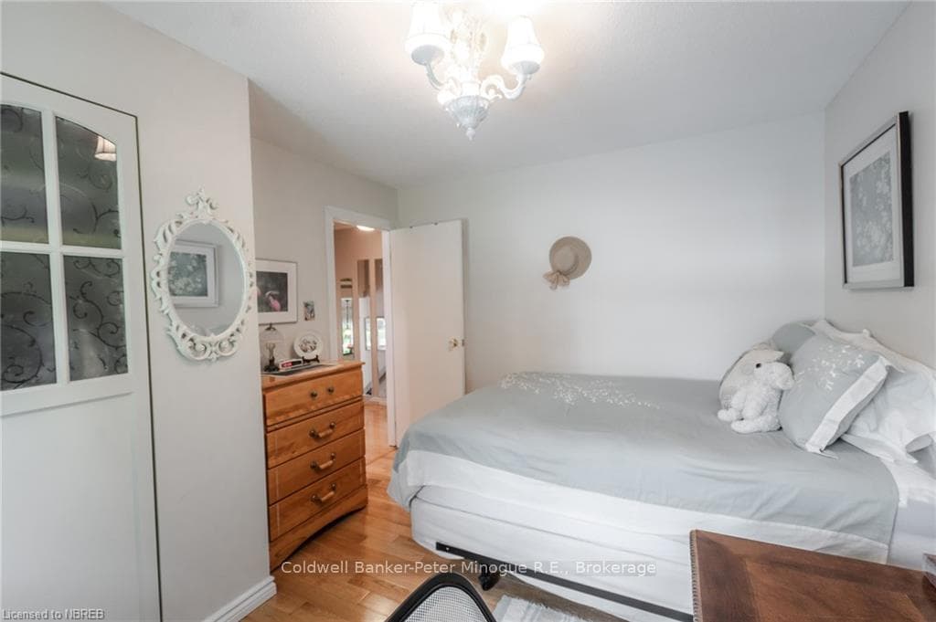 99 TWEEDSMUIR Drive photo 24