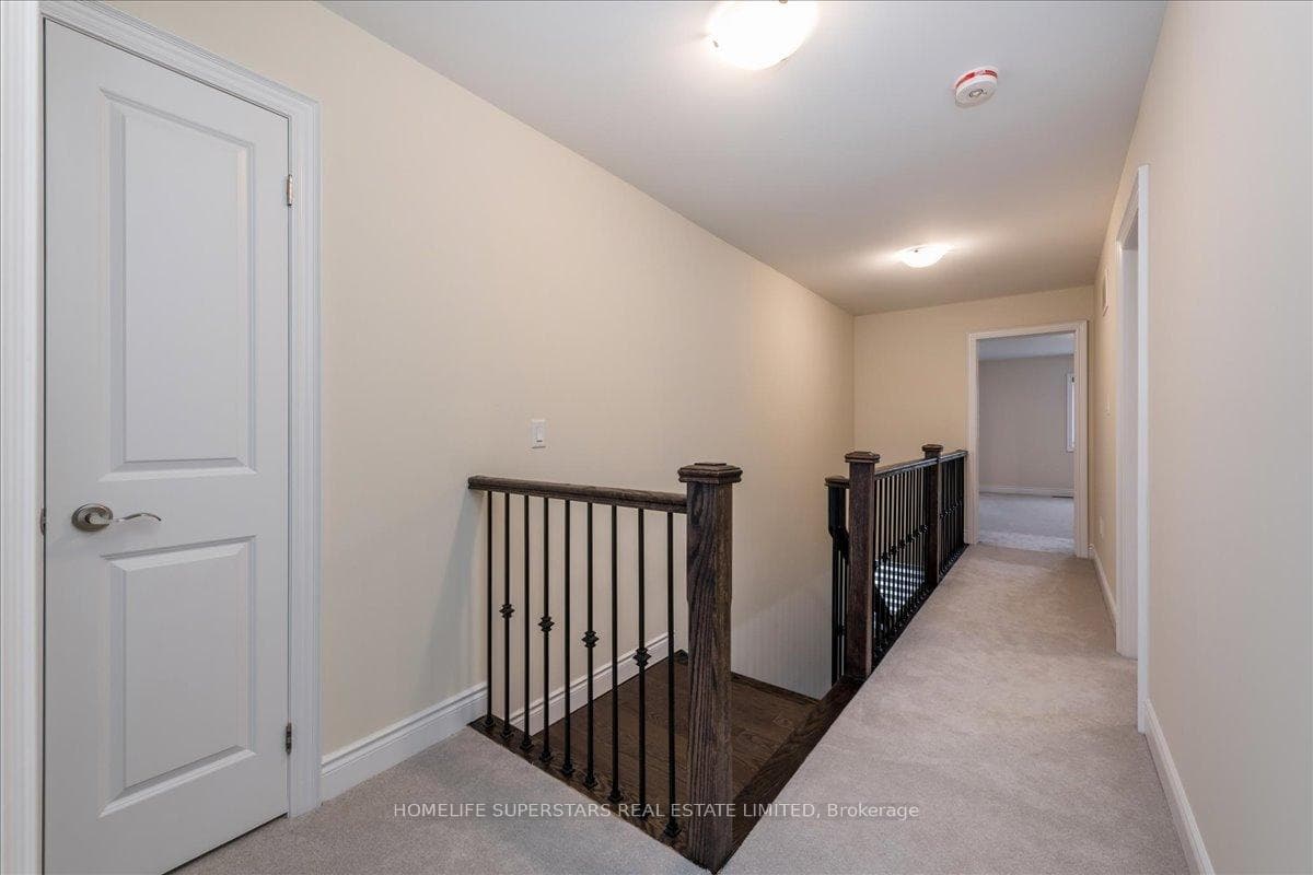 255 Heritage Street photo 18
