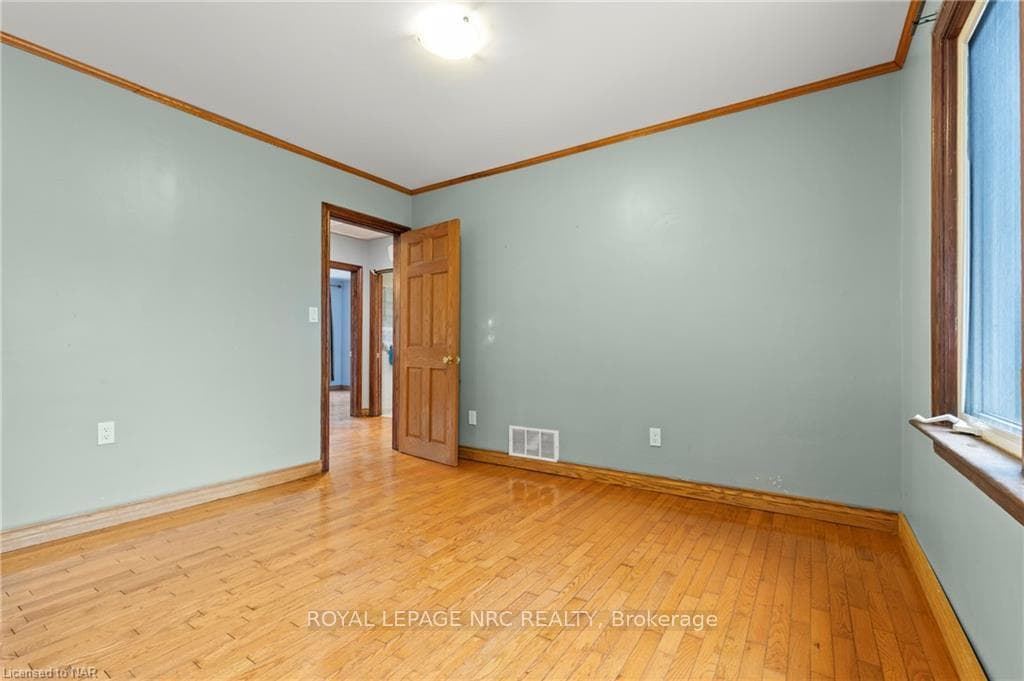 5648 ROYAL MANOR Drive photo 14