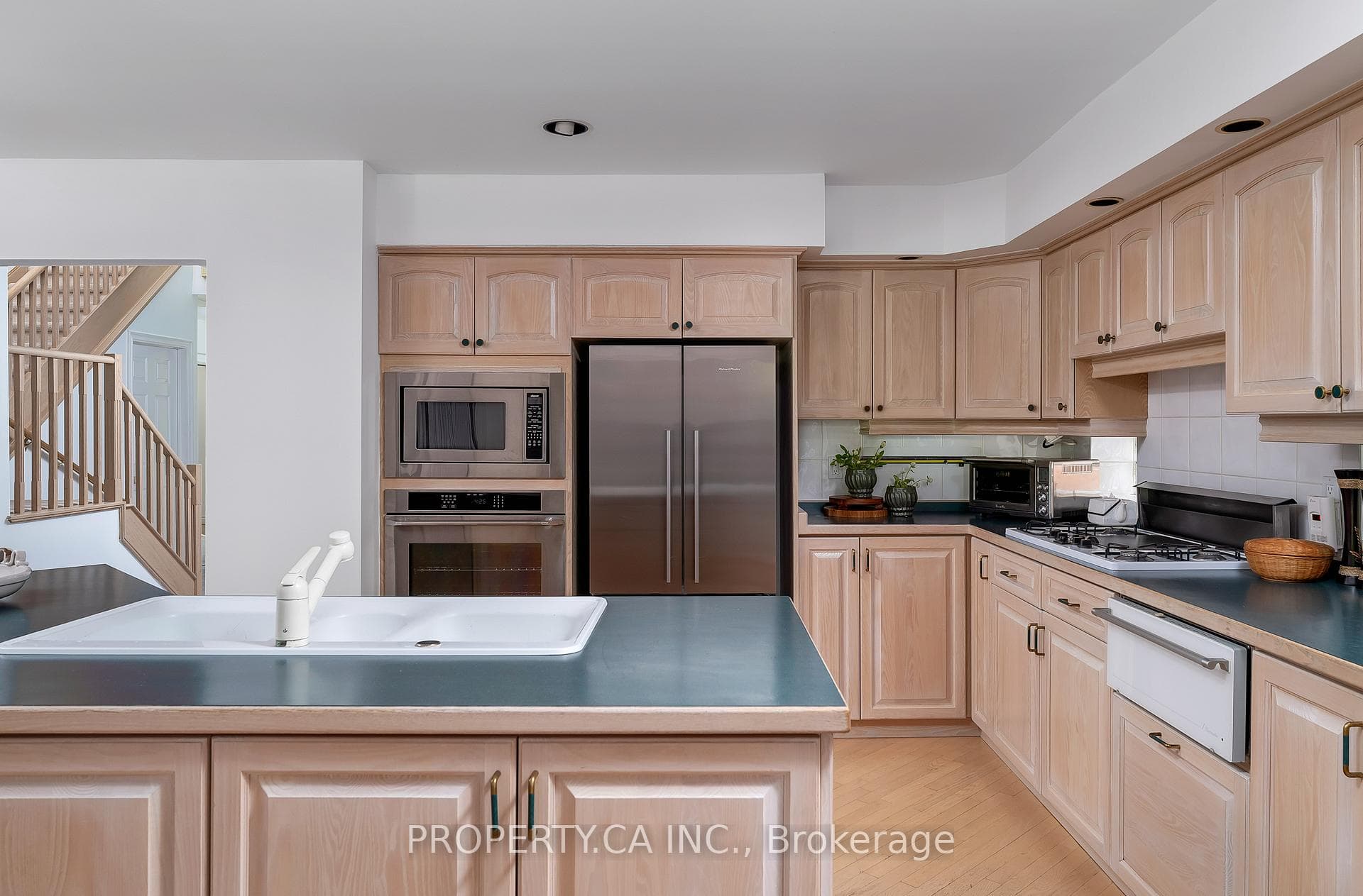 228 Betty Ann Drive photo 14