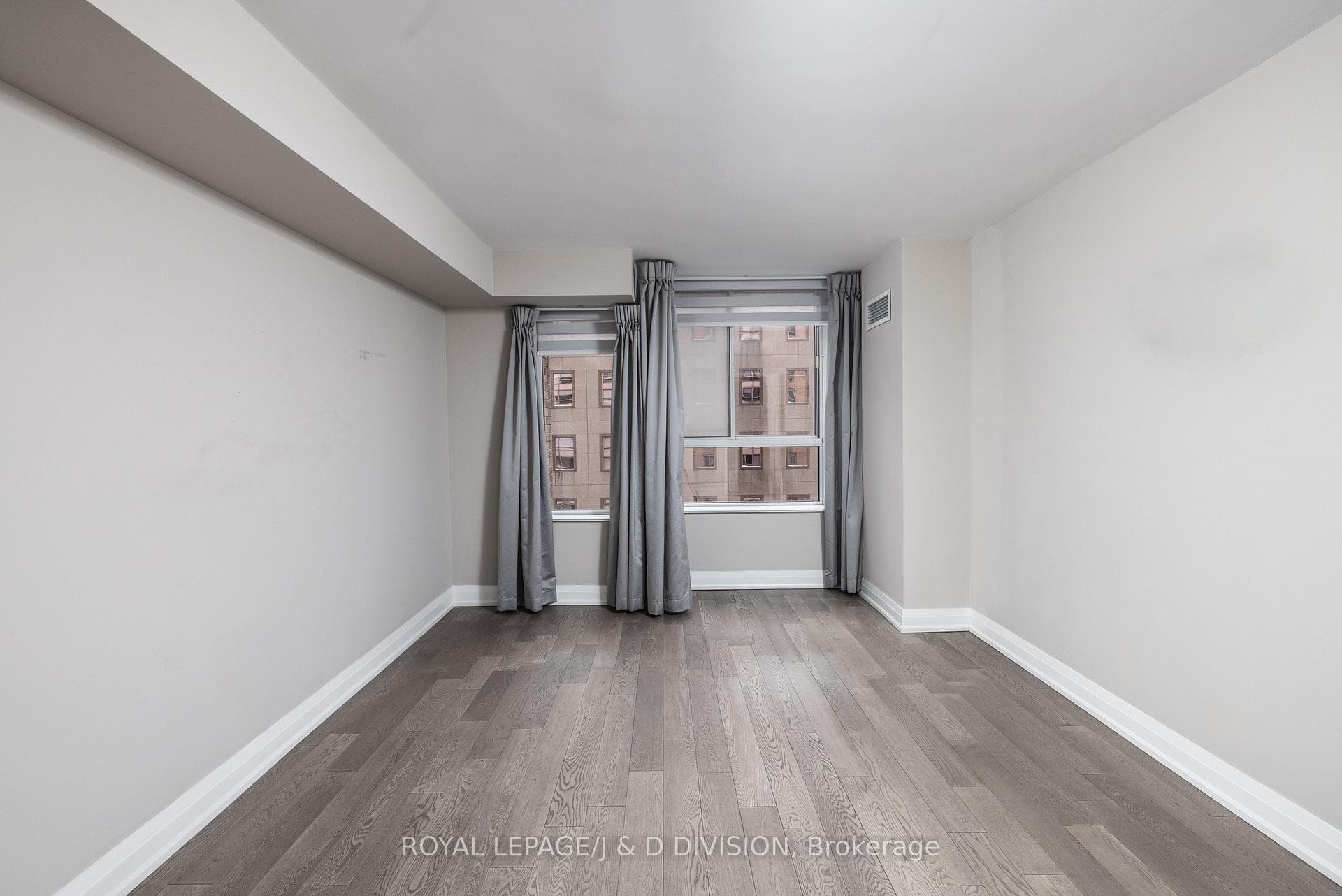 717 Bay Street Unit 1004 photo 19