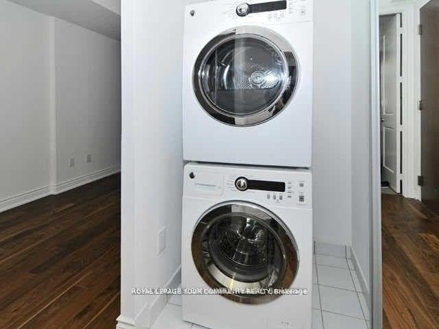 386 Yonge Street Unit 2814 photo 19
