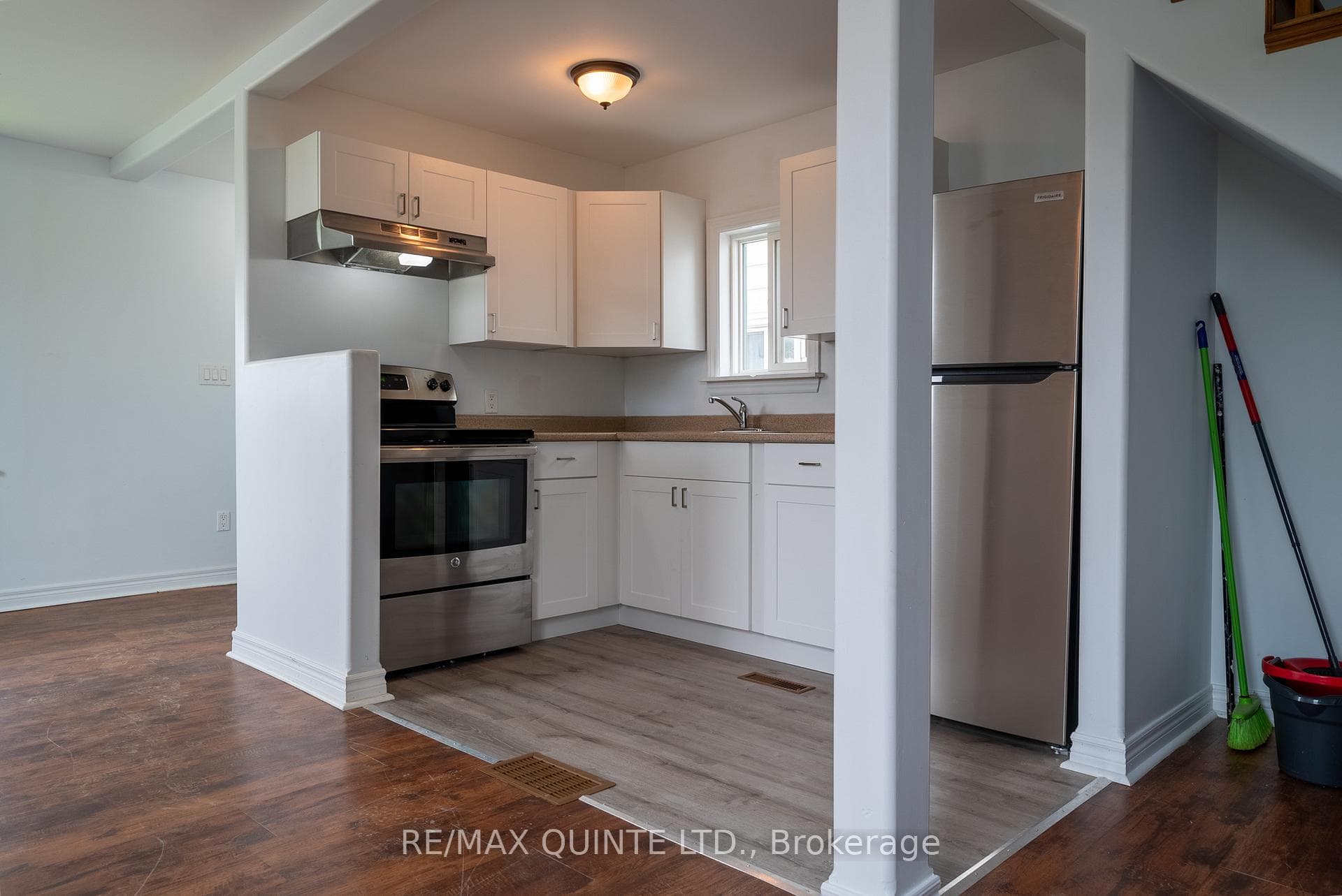 82 Moira Street Unit A photo 11