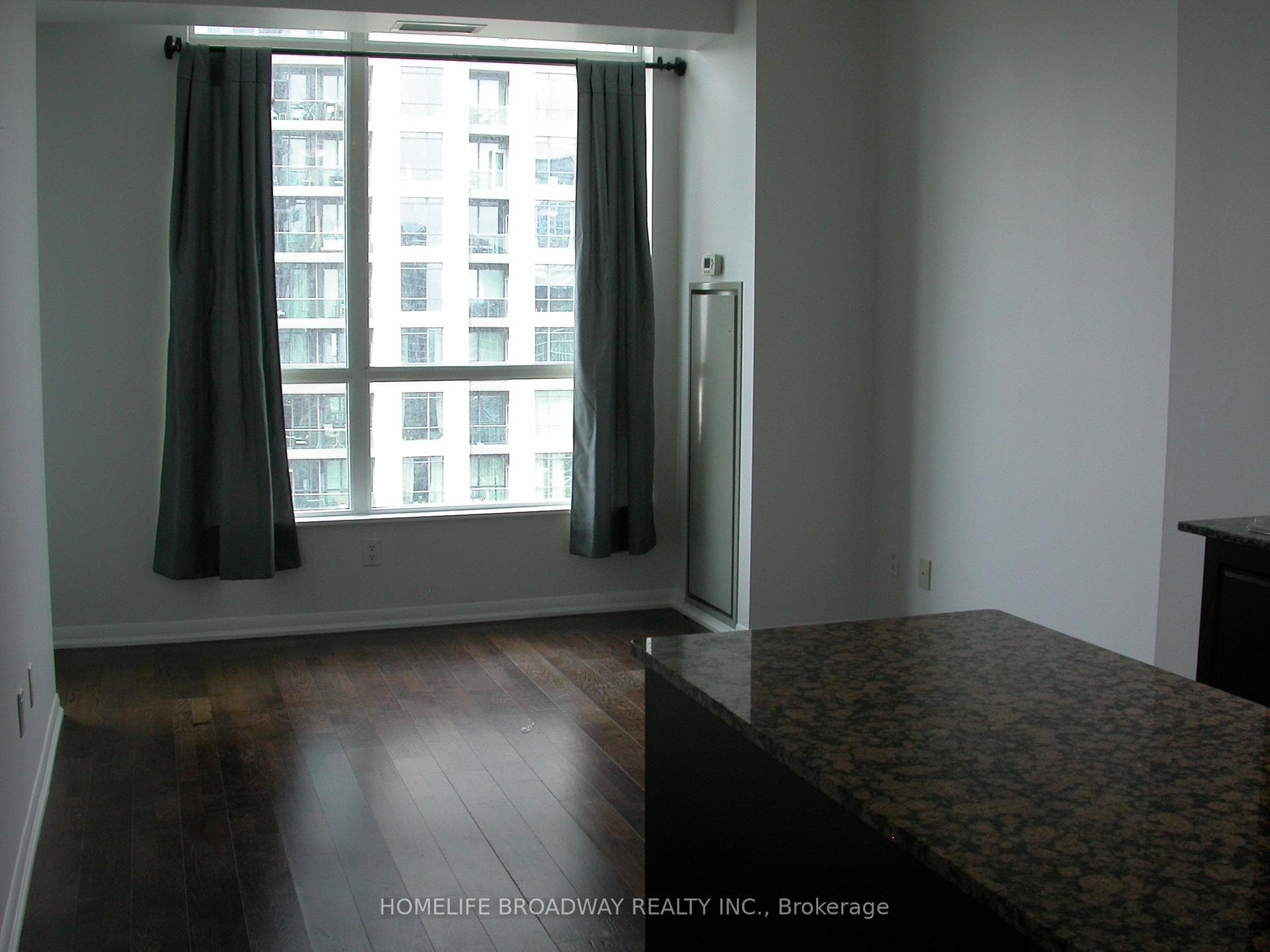 215 Fort York Boulevard Unit 2709 photo 13