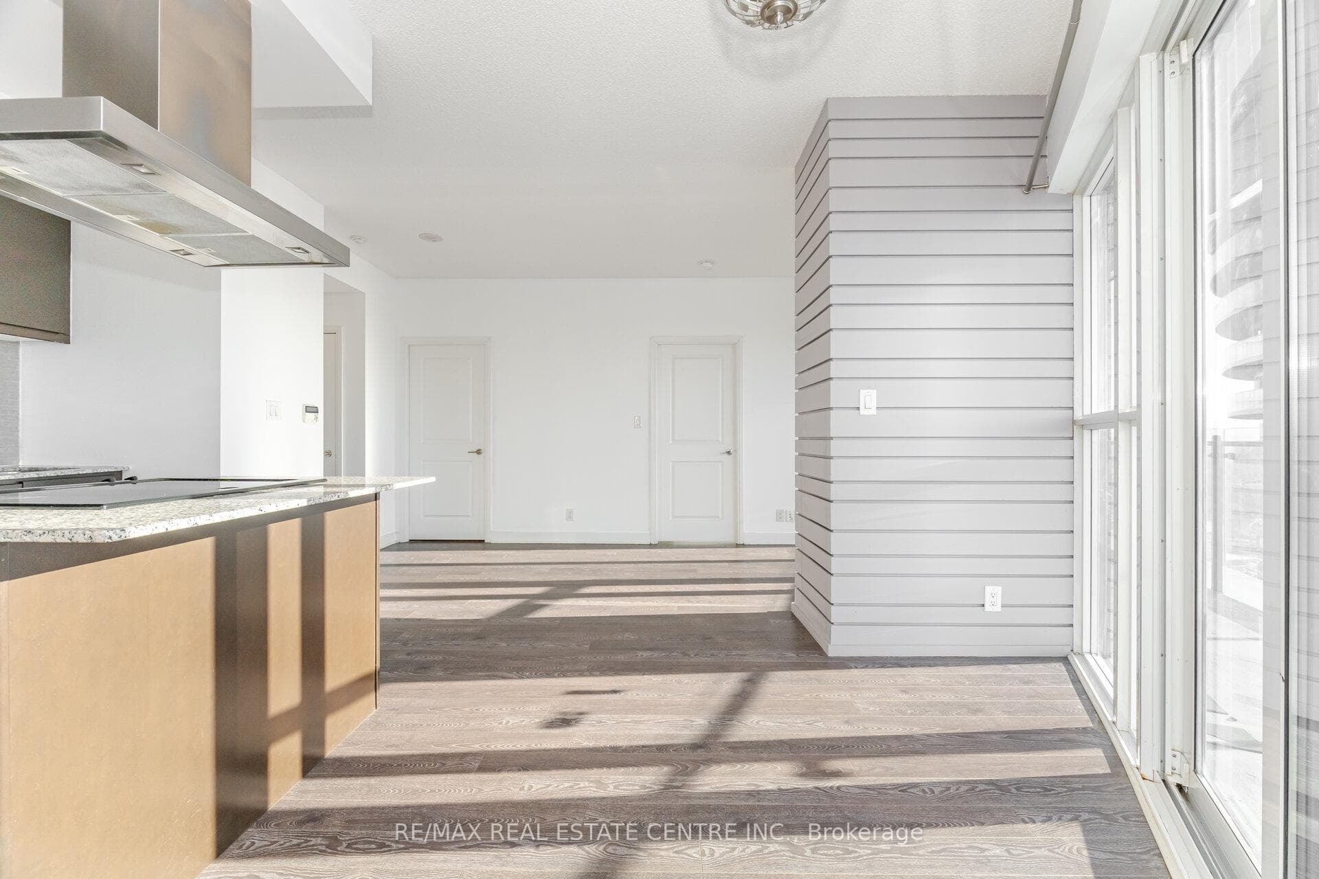 50 Absolute Avenue Unit 4006 photo 17