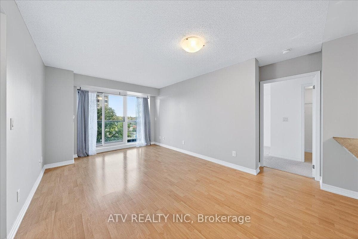 1403 Royal York Road Unit 708 photo 8