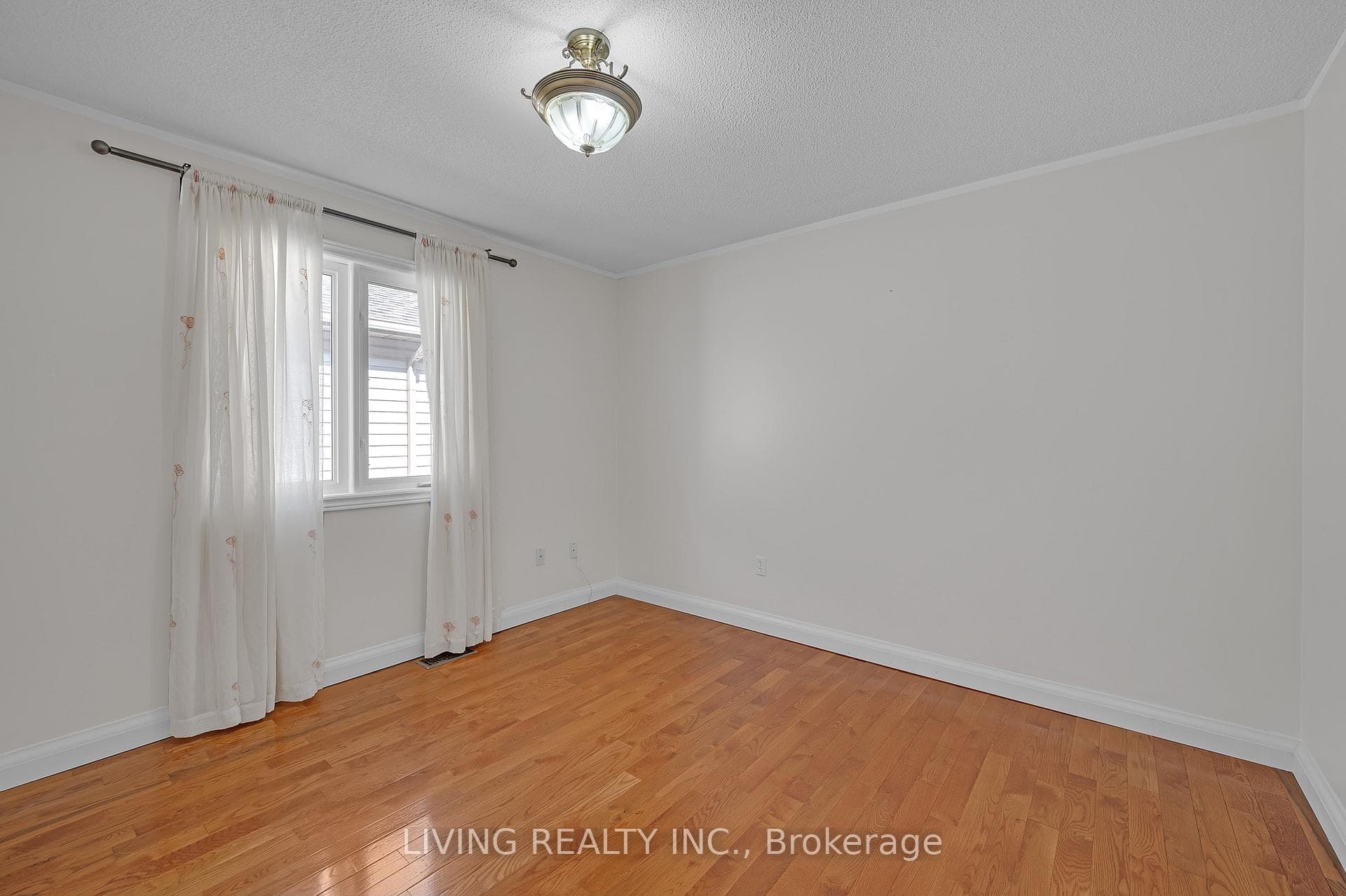262 Jacqueline Boulevard photo 19