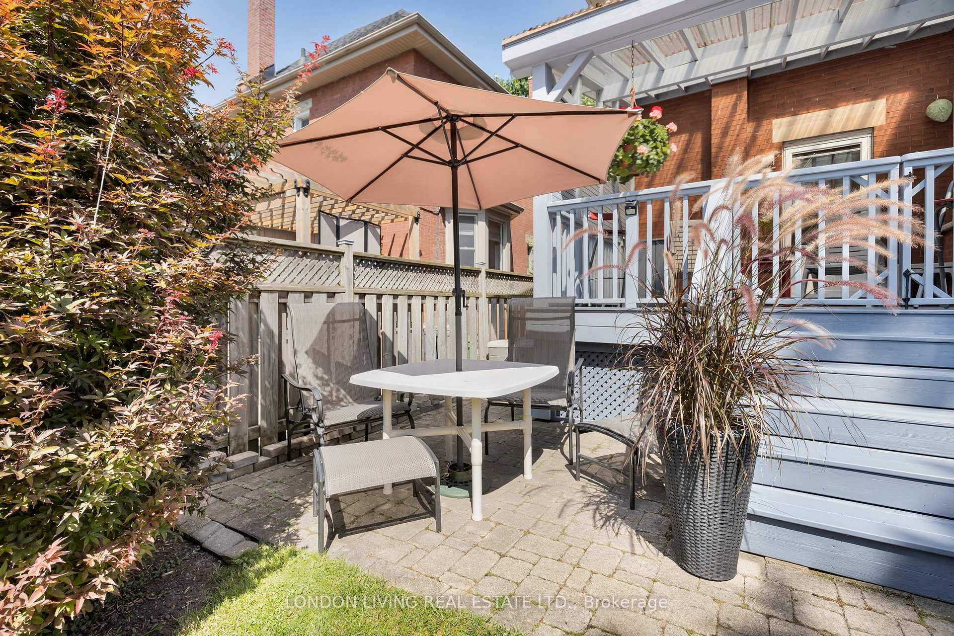 19 Belgrave Avenue photo 34
