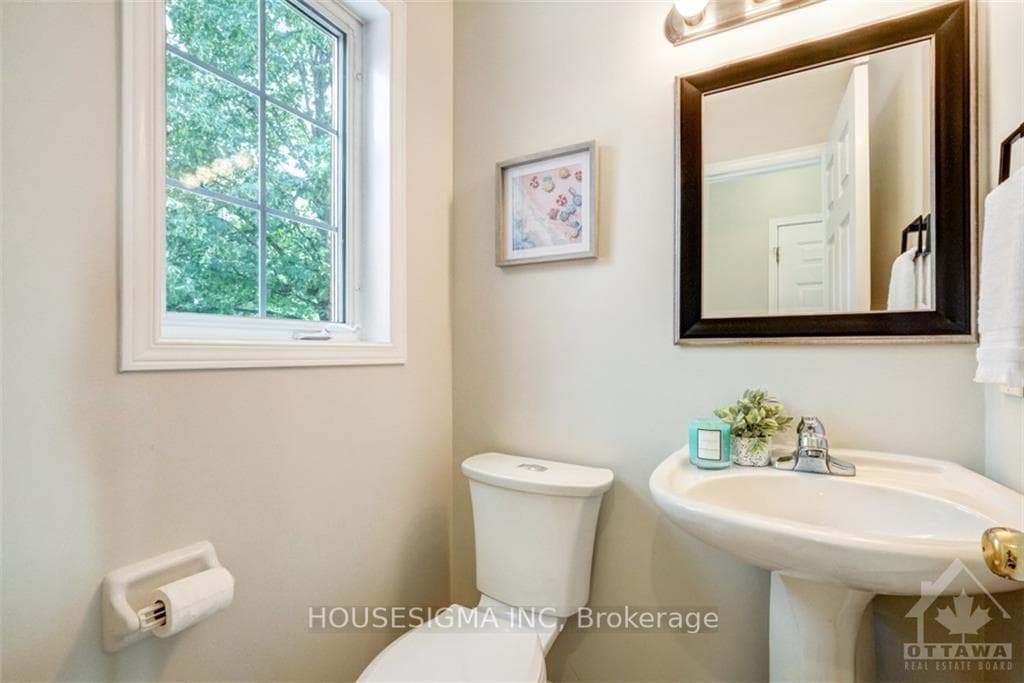 63 KINCARDINE Drive photo 5