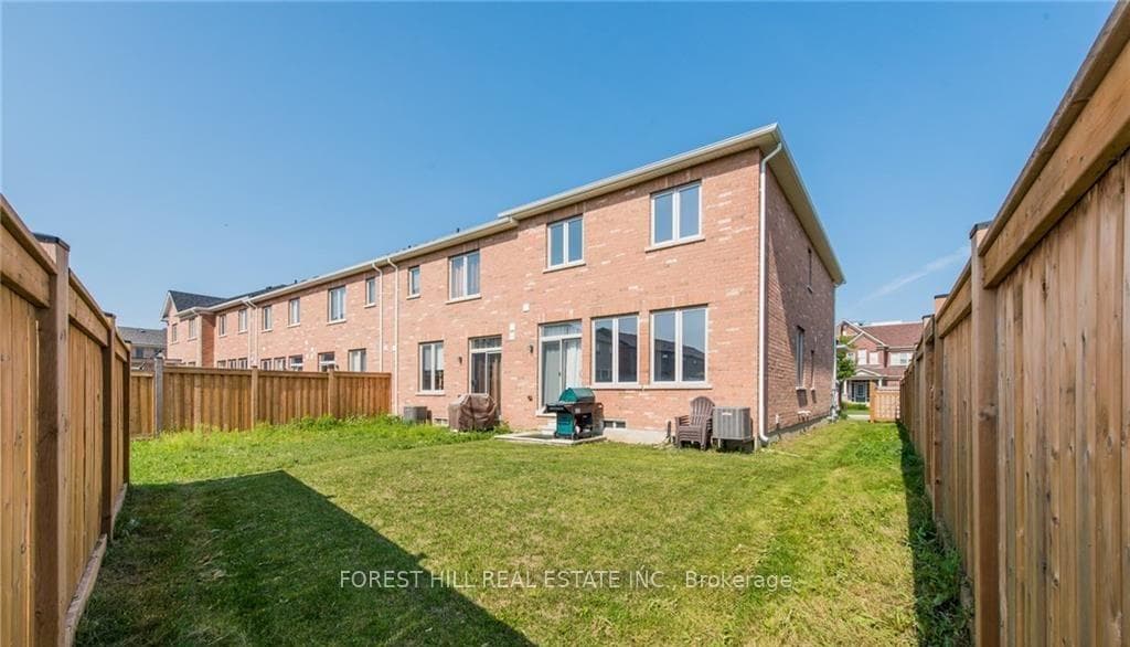 70 Hanson Crescent photo 21