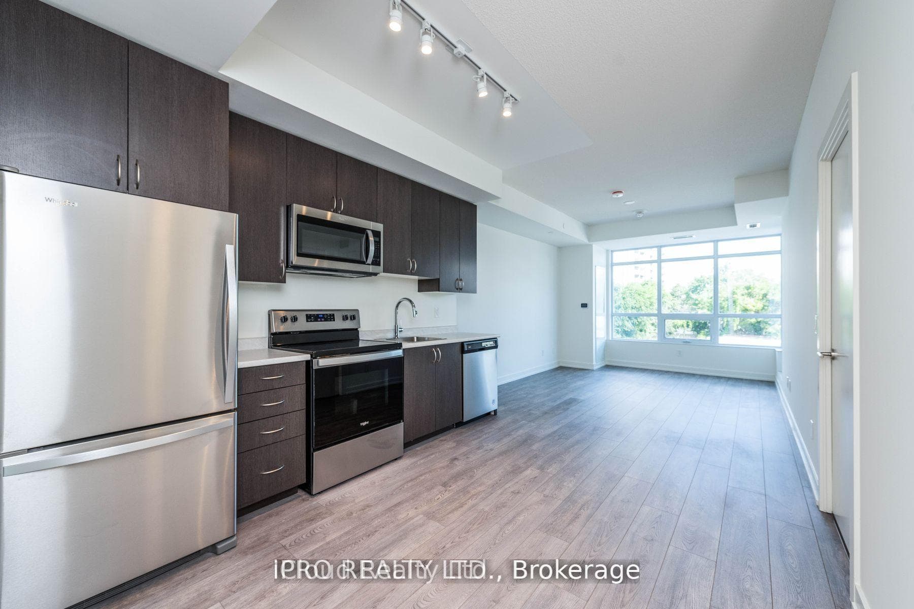 10 Wilby Crescent Unit 204 photo 8