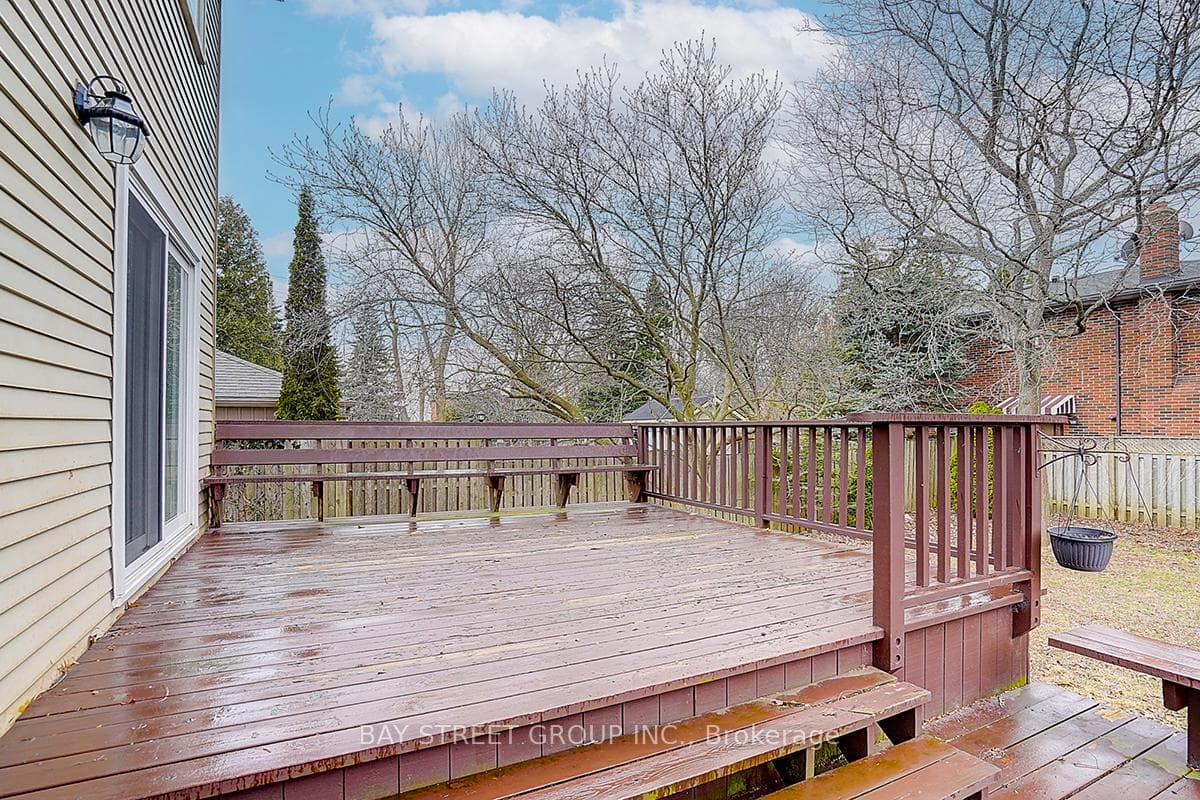 6 Larwood Boulevard photo 42