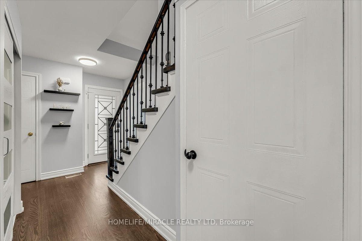 301 O'donoghue Avenue photo 7