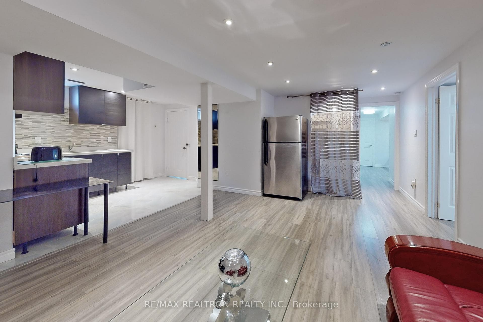 32 Subrisco Avenue Unit Bsmt photo 5