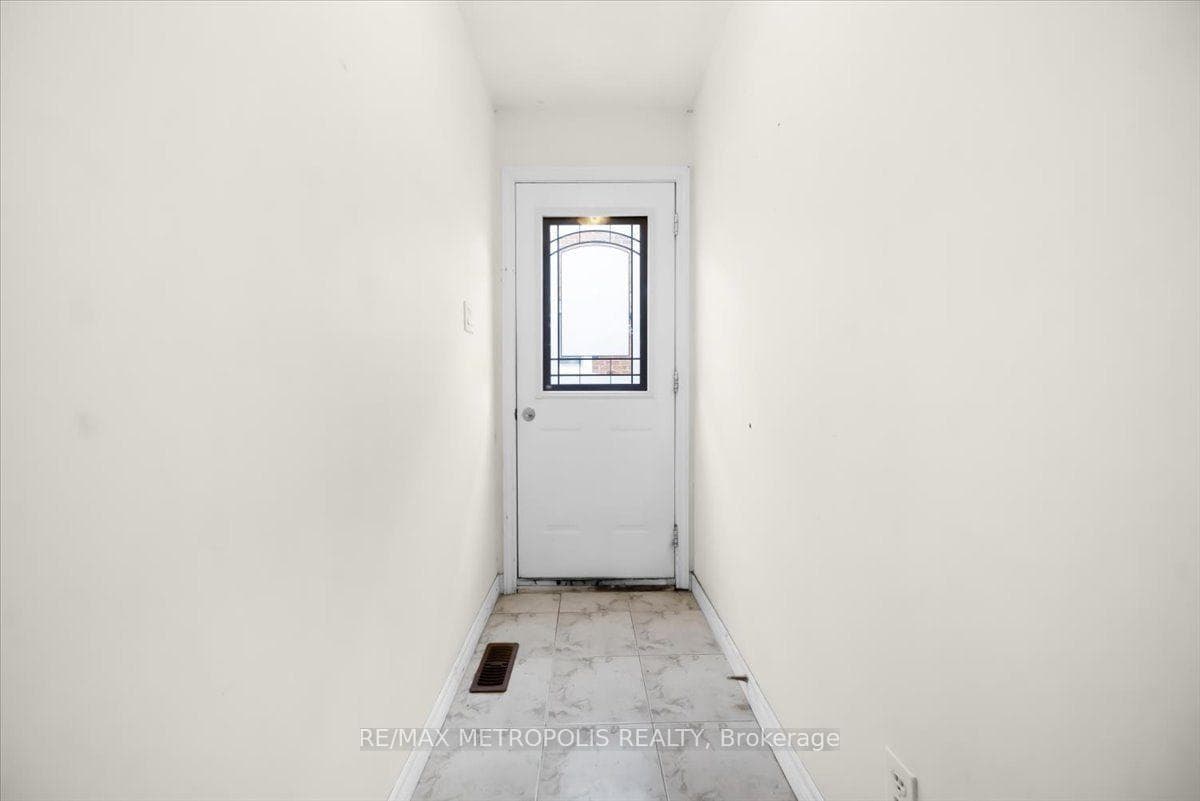 39 Jellicoe Crescent photo 30