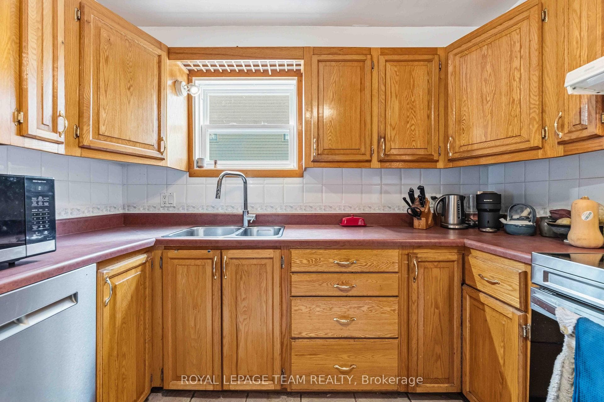 1272 Livingstone Avenue photo 15