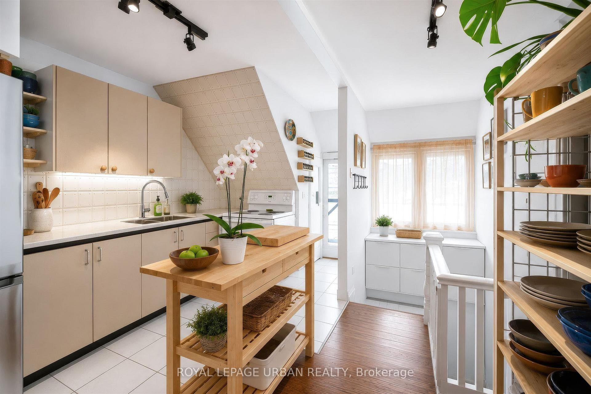 Suite 301 Entrance/ Kitchen