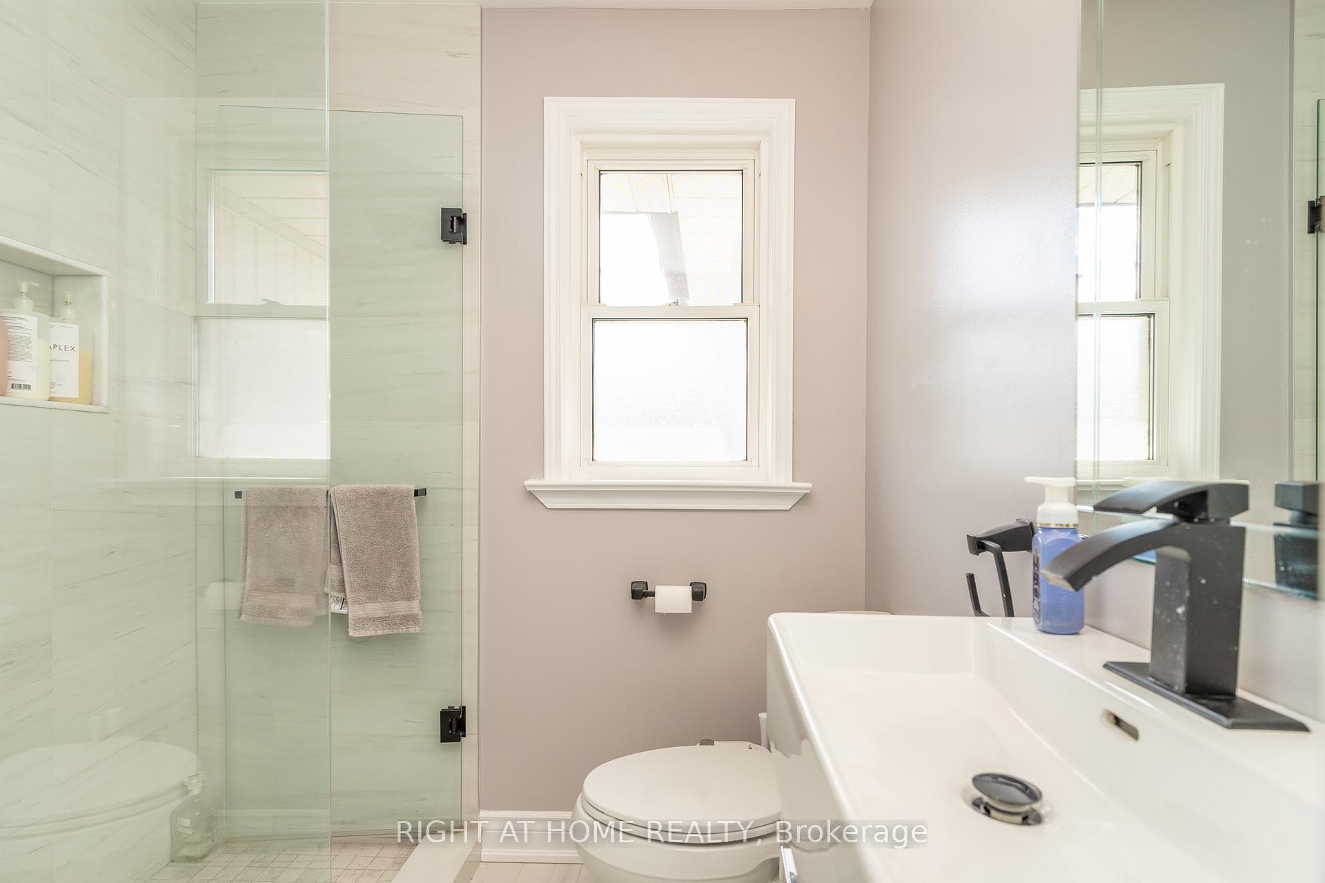 63 Allonsius Drive photo 13