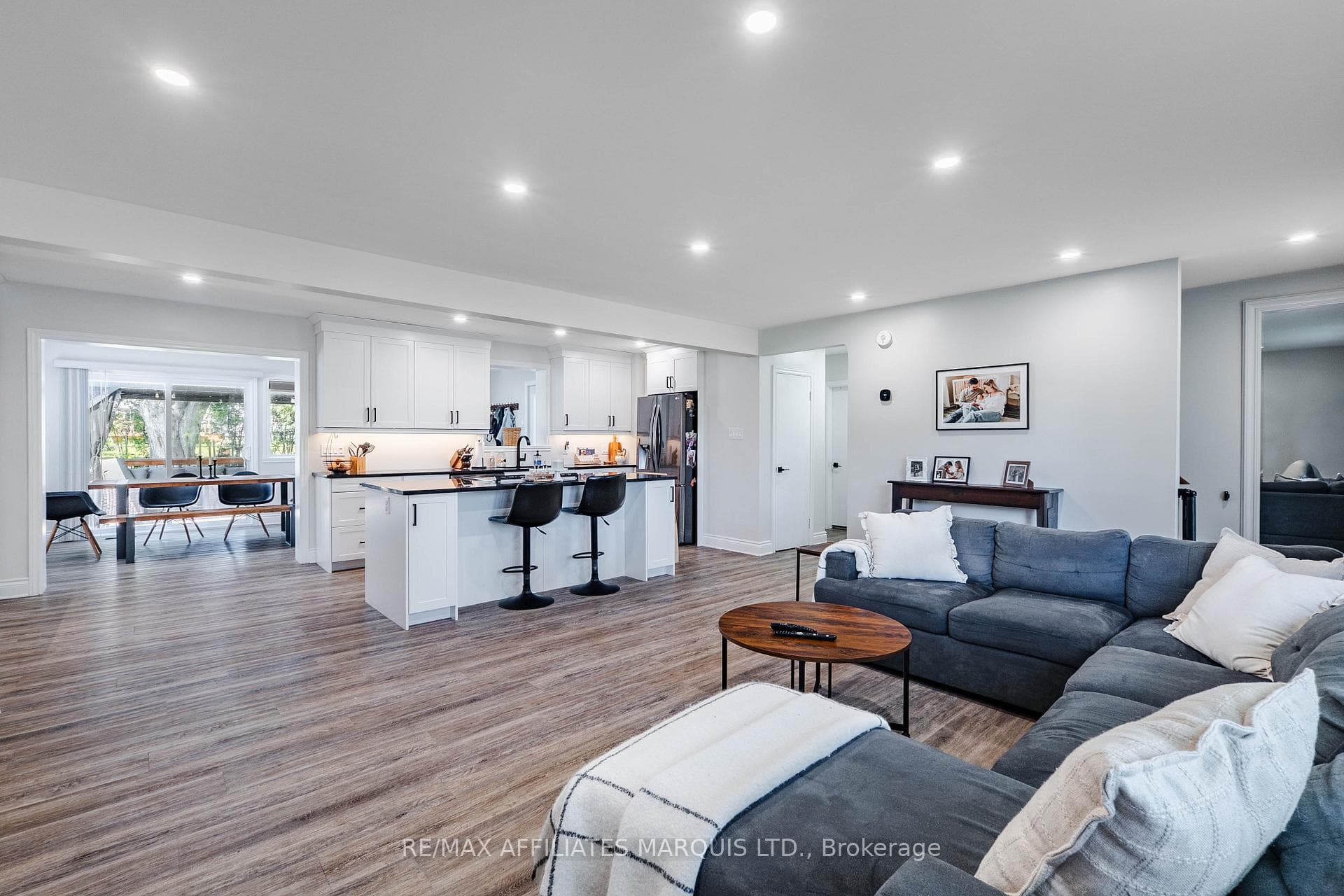 1605 Queen Street photo 11