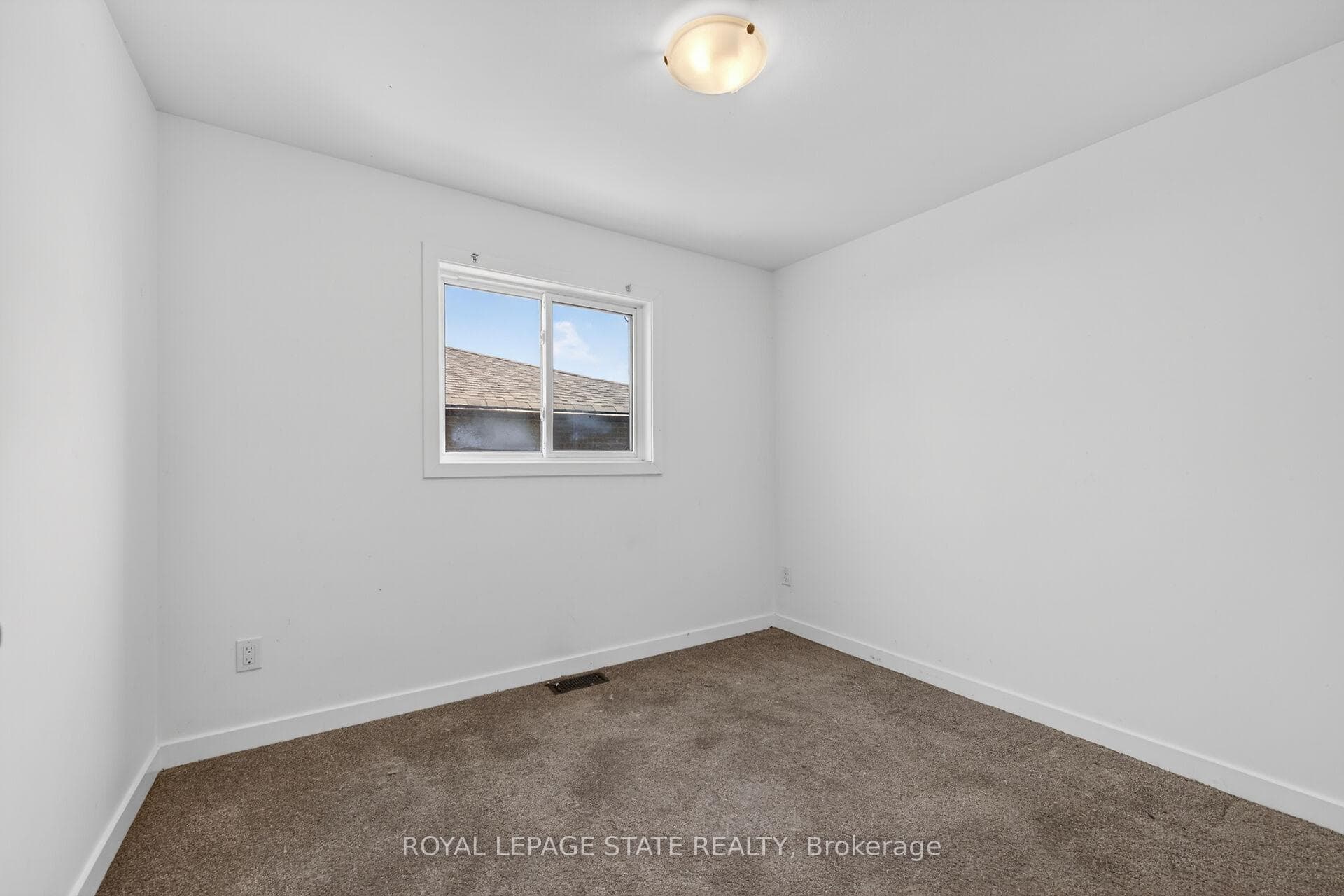 2599 Lundene Road photo 20