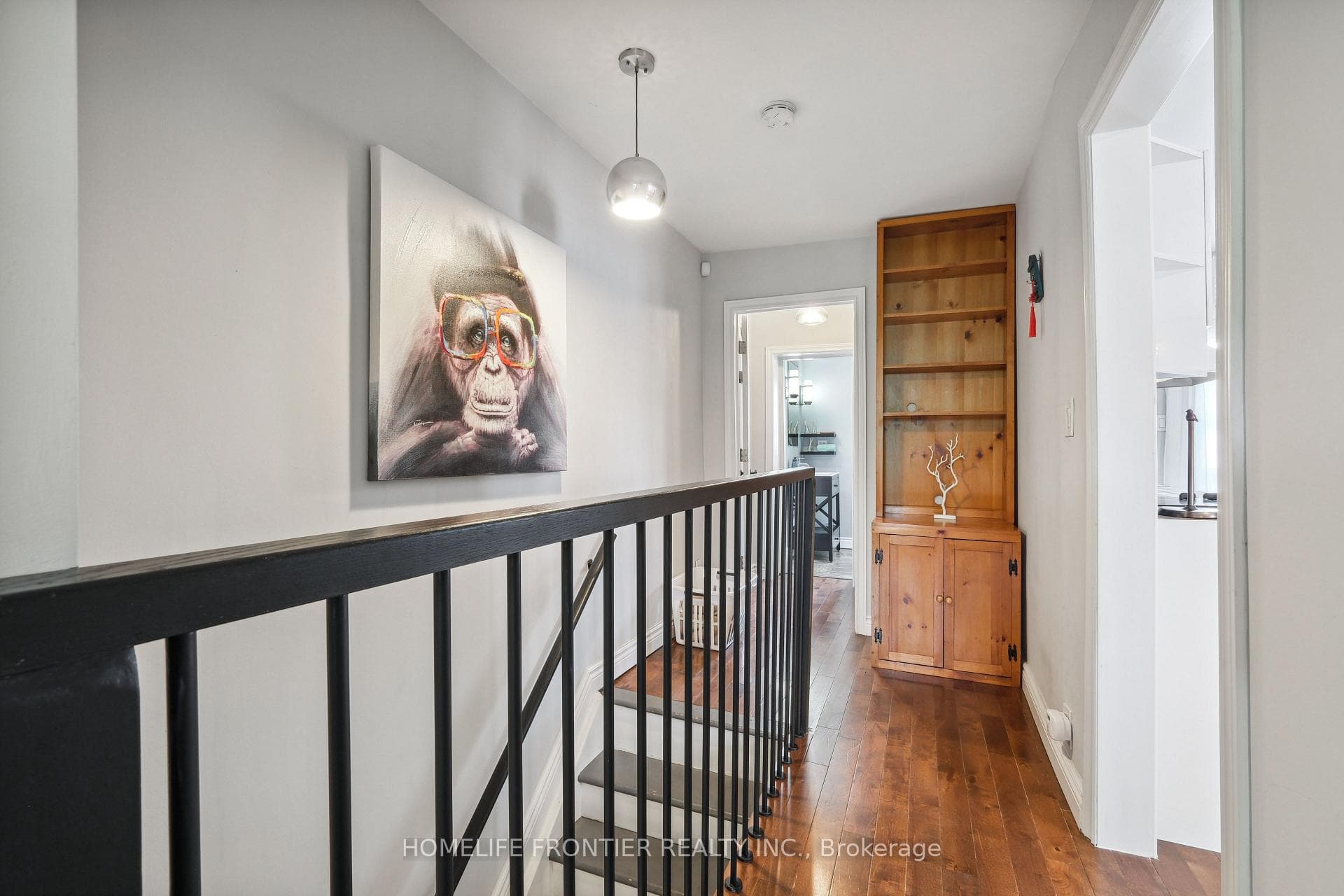 122 Manning Avenue Unit Upper photo 8