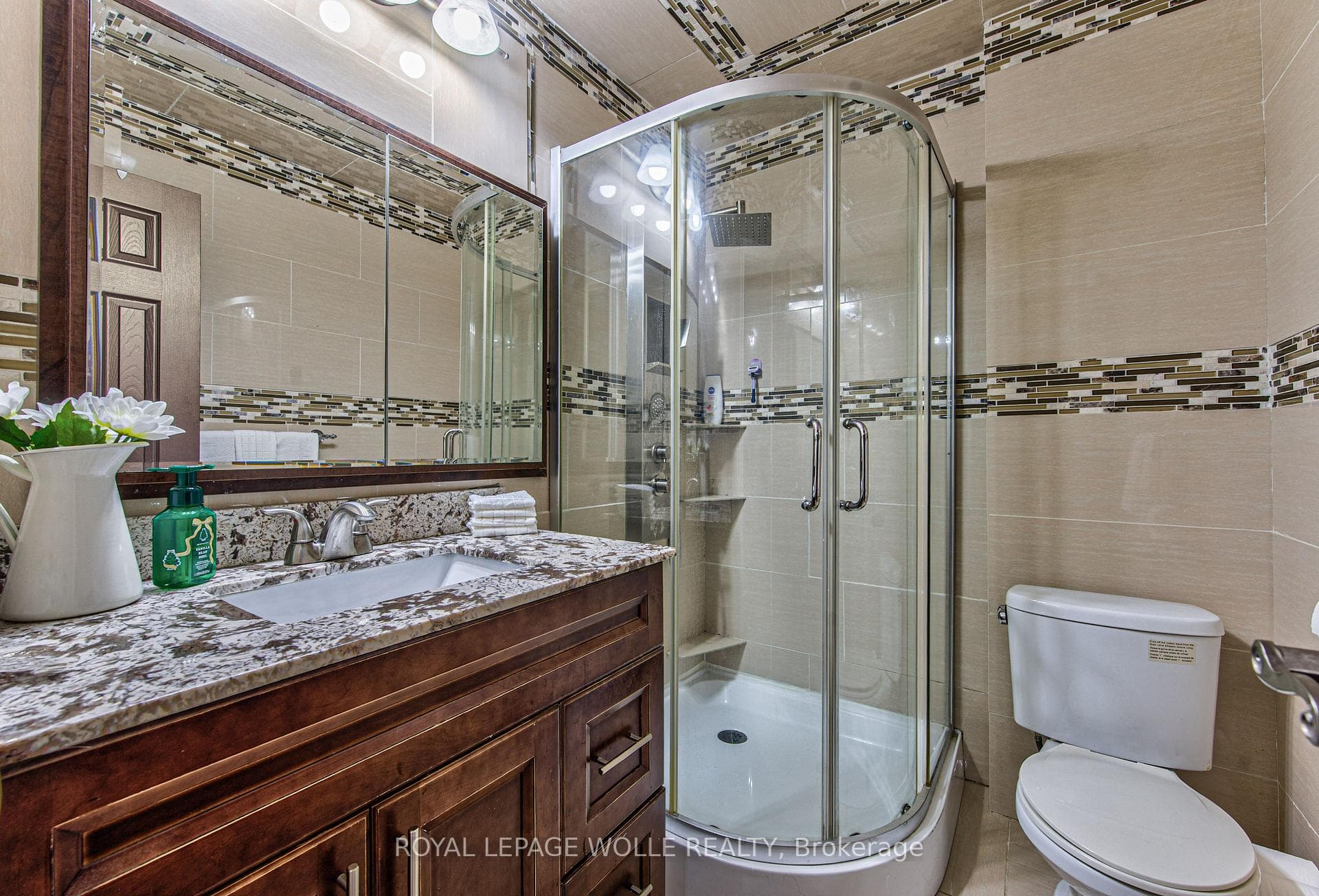 2560 Palisander Avenue photo 21