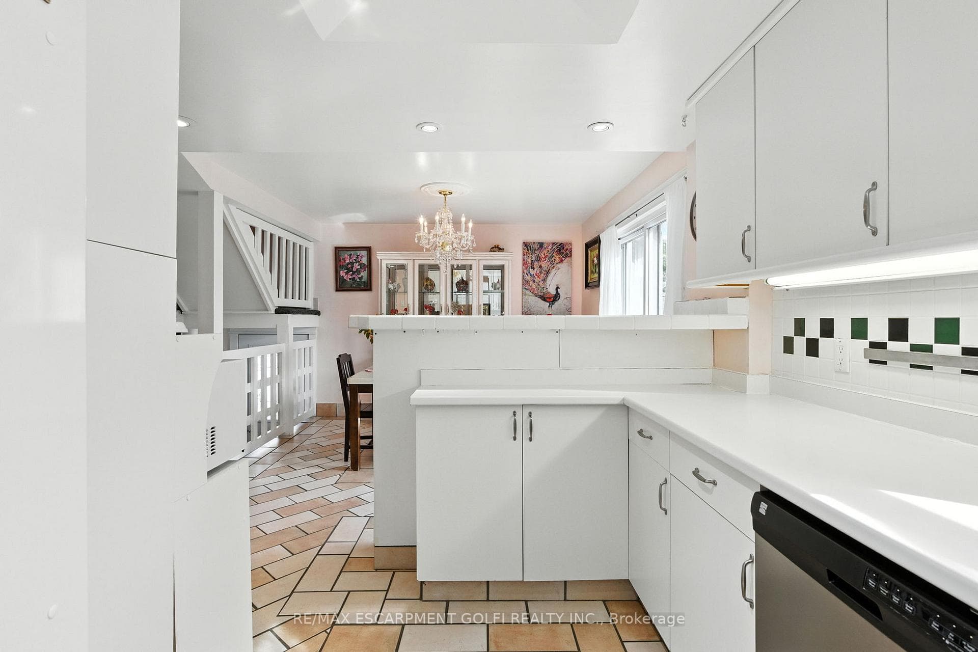 39 CLAYBURN Avenue photo 10