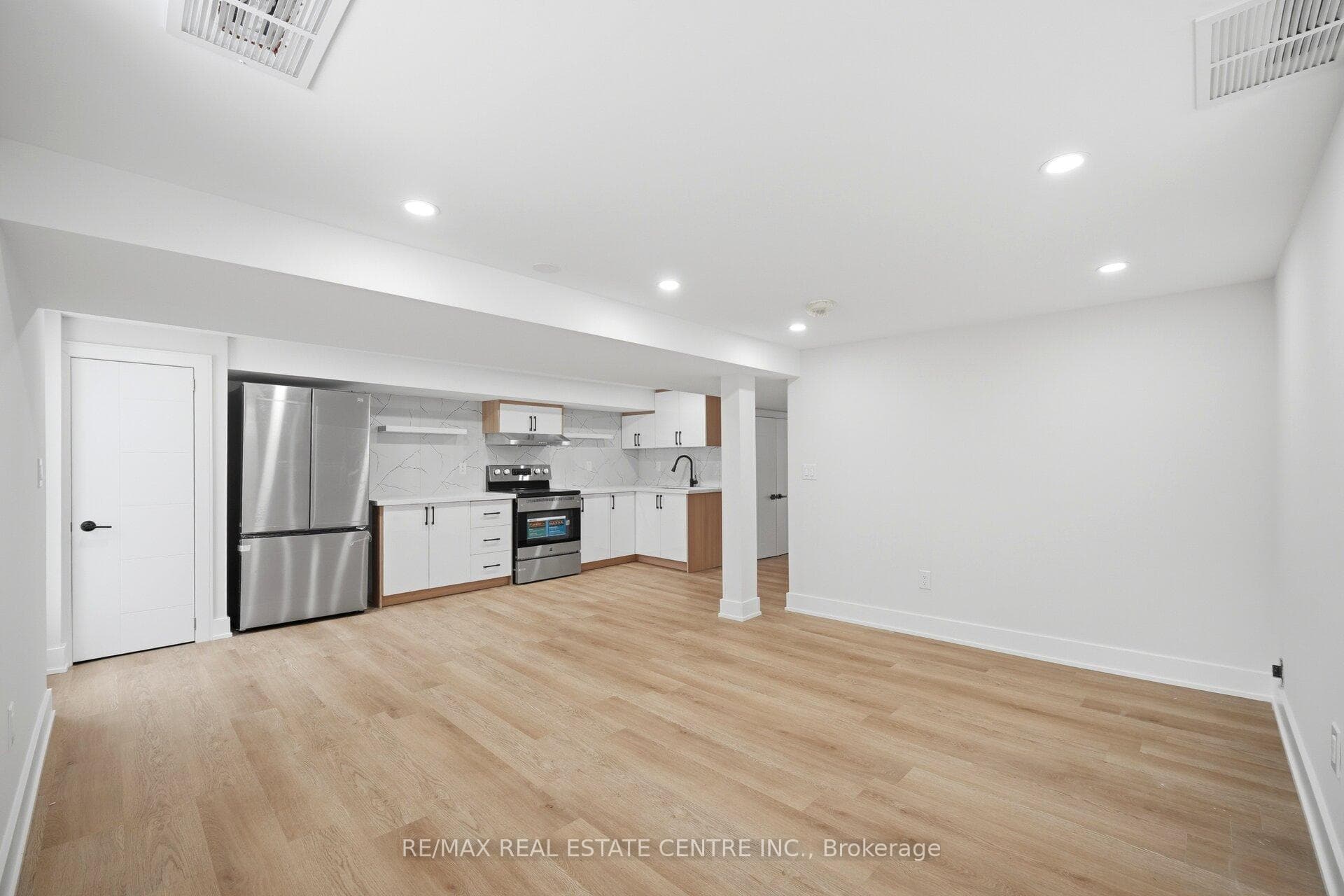 109 Glencrest Boulevard photo 33