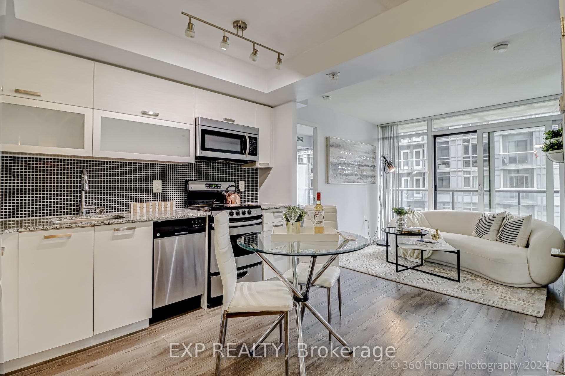 36 Lisgar Street Unit 1012 photo 4