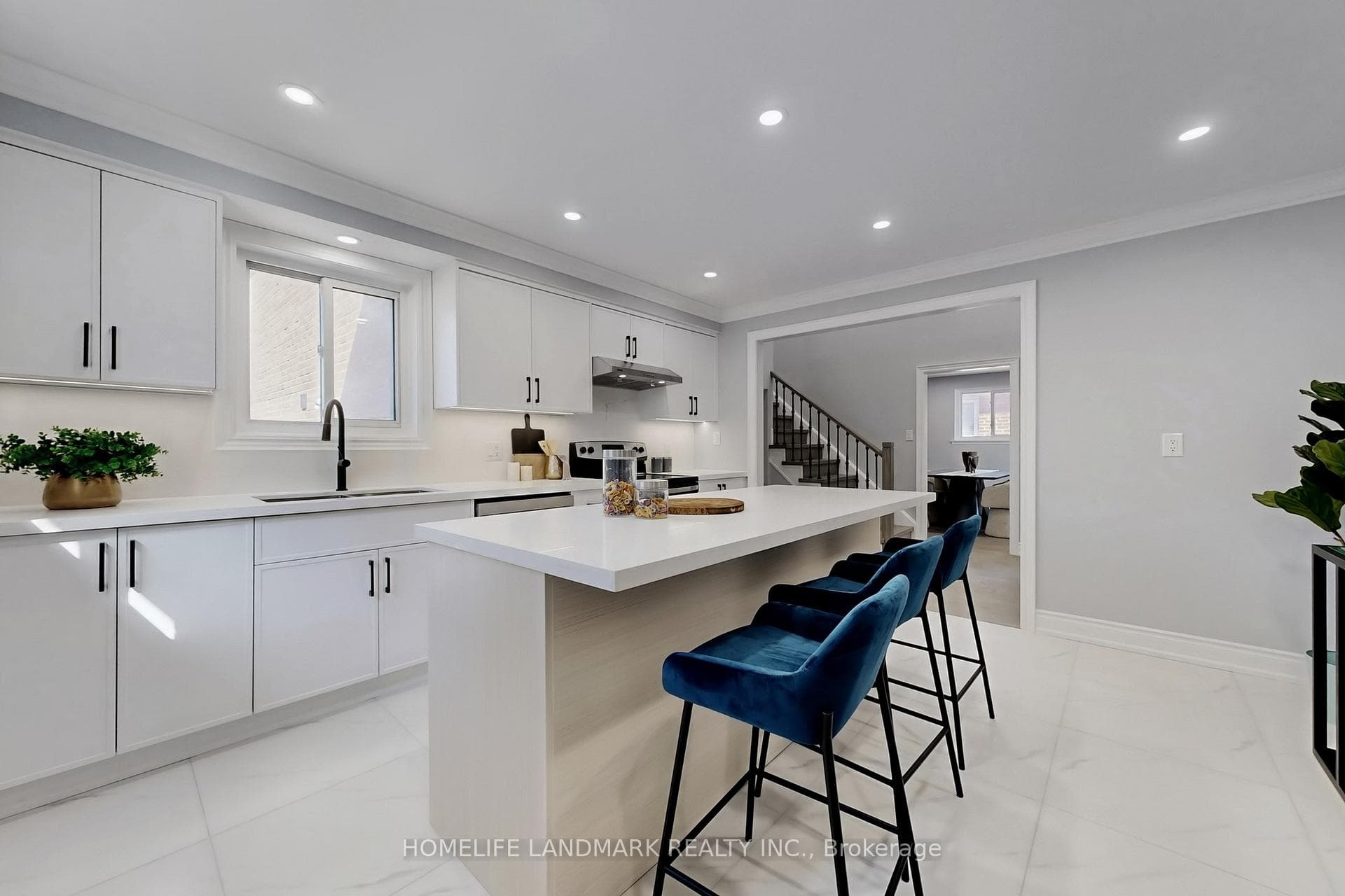 38 Pebblehill Square photo 14