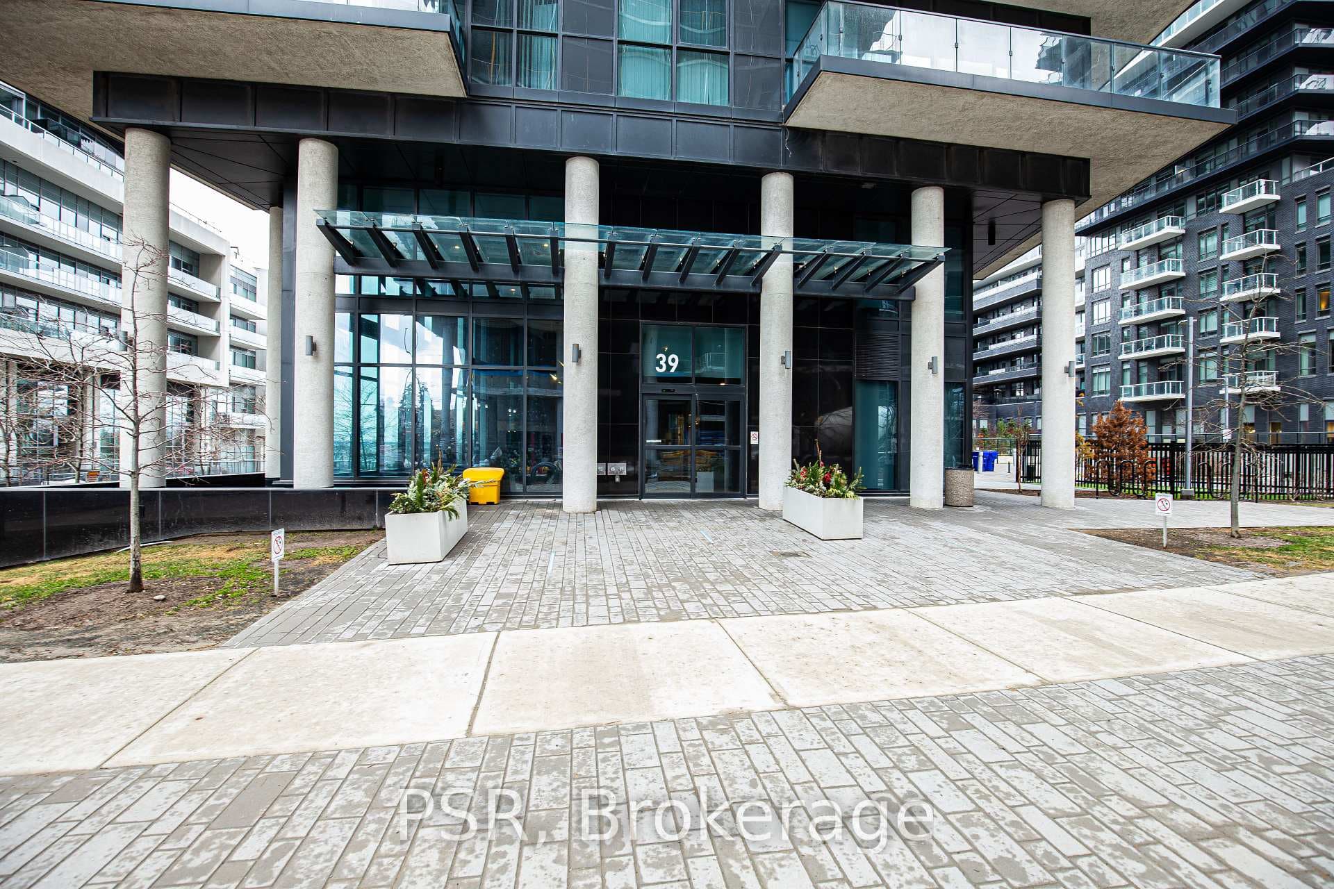 39 Annie Craig Drive Unit 905 photo 26