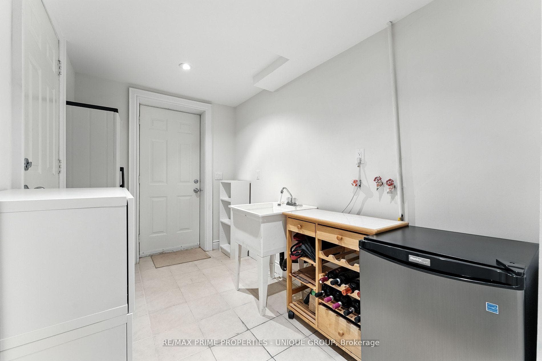 276 Greenfield Avenue photo 30