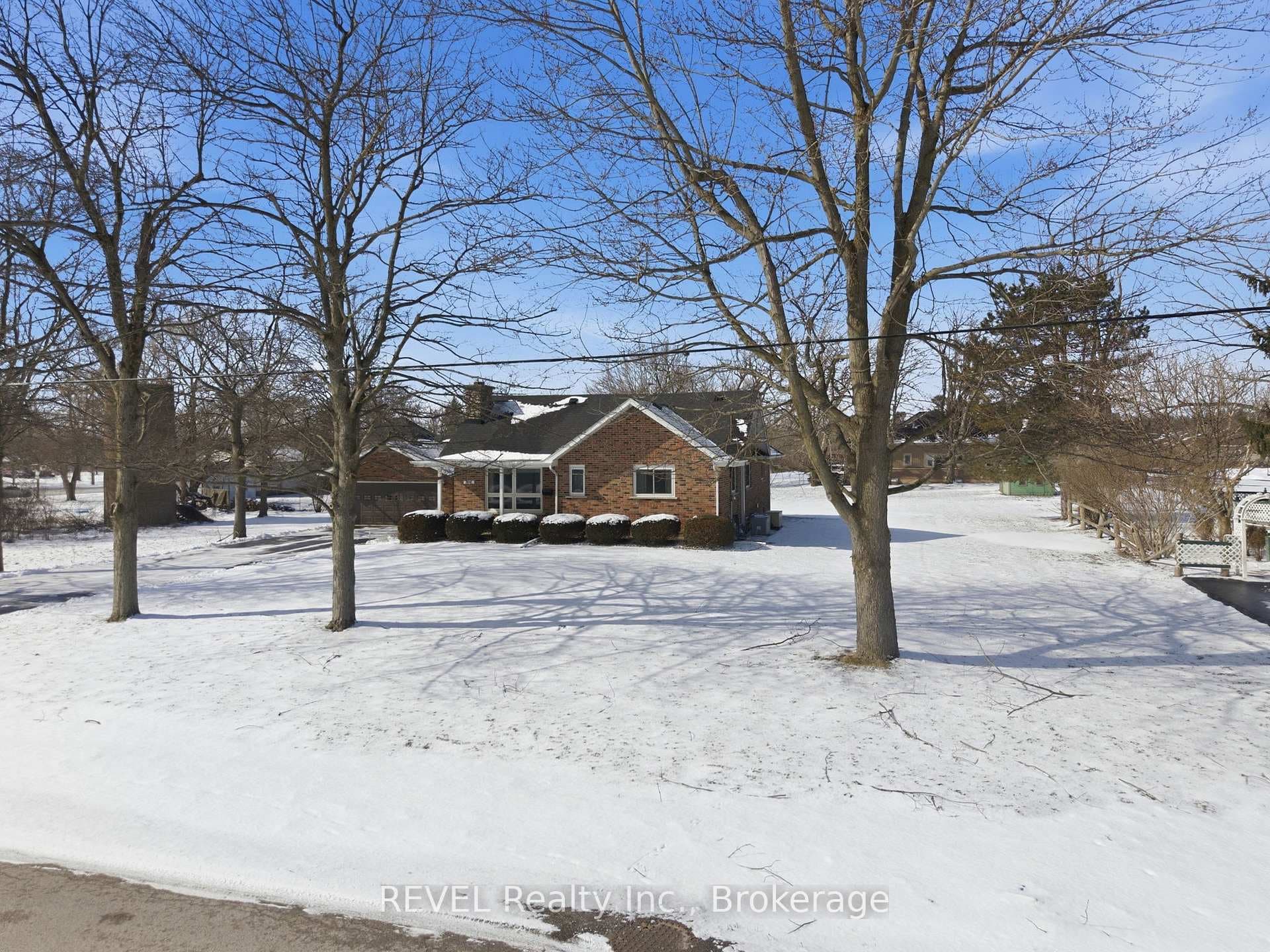 1085 Spears Road photo 4
