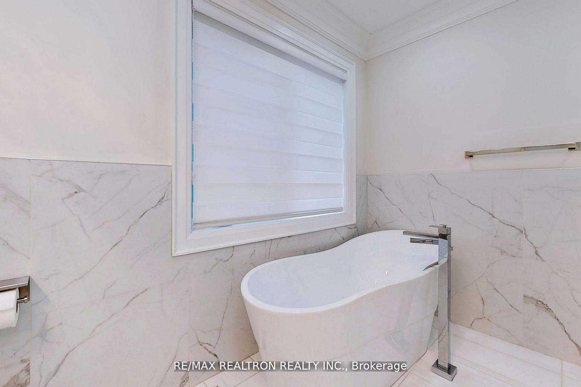 55 Harewood Avenue photo 23