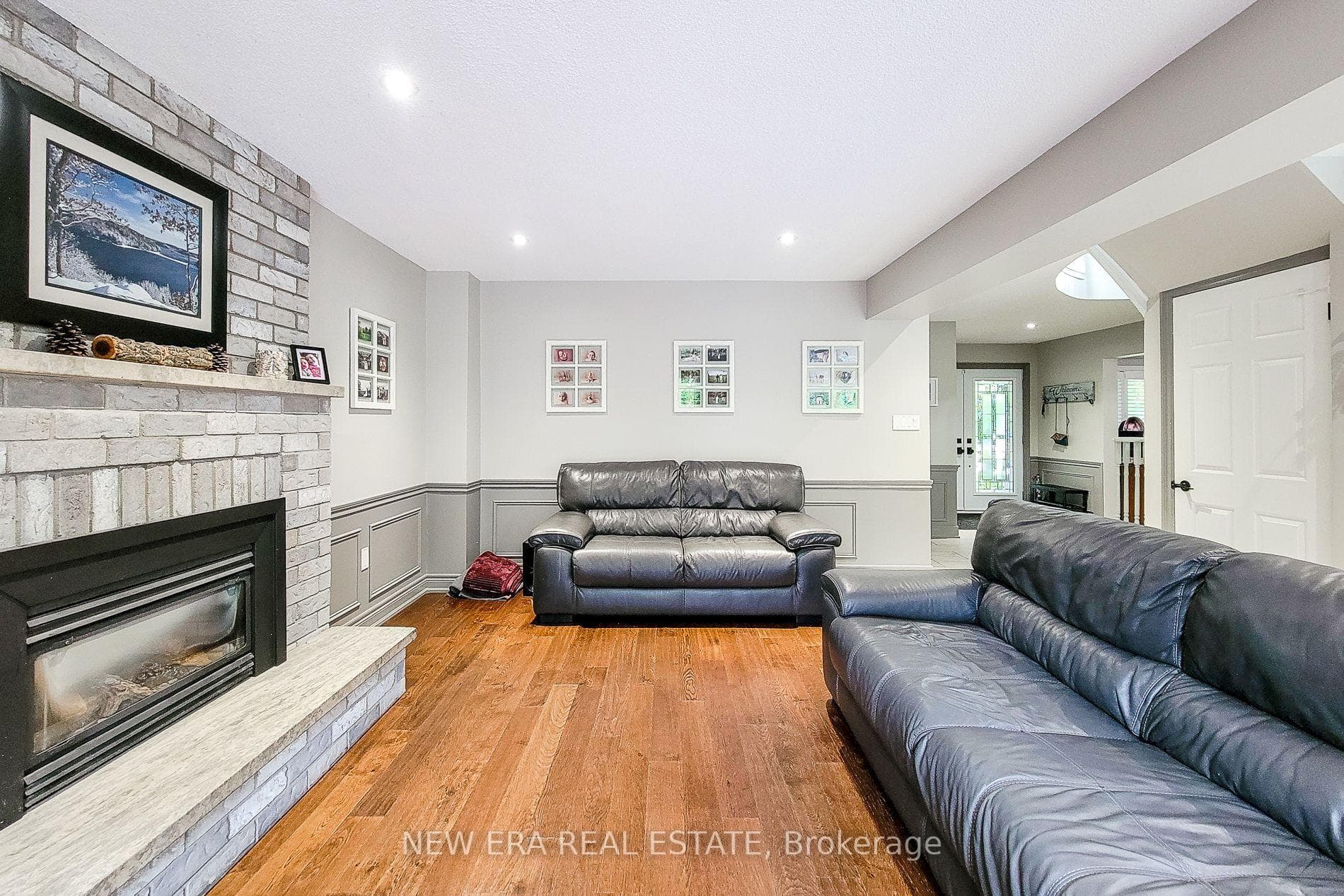 29 Woodside Square photo 15