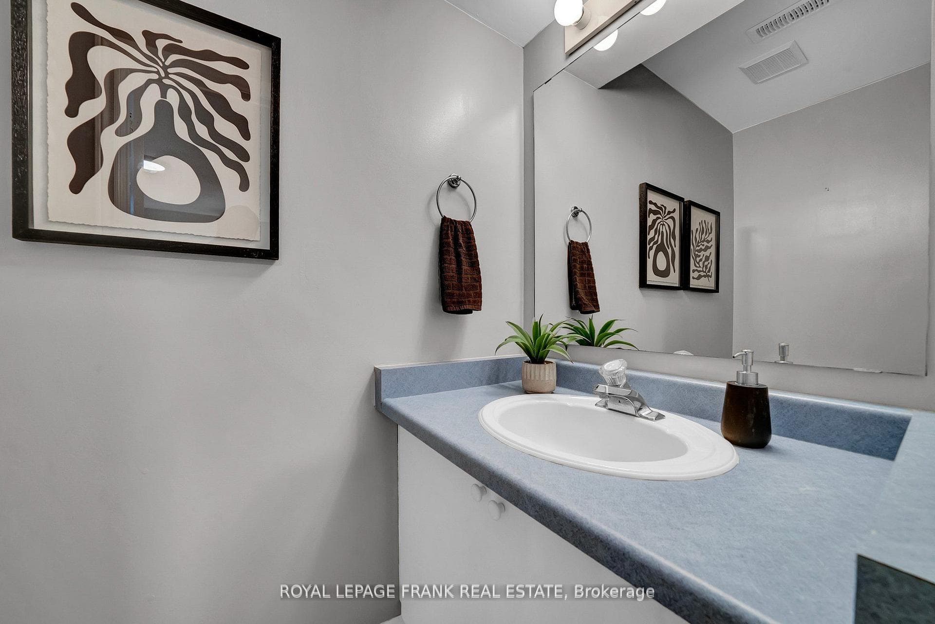 49 Hearthstone Crescent photo 23