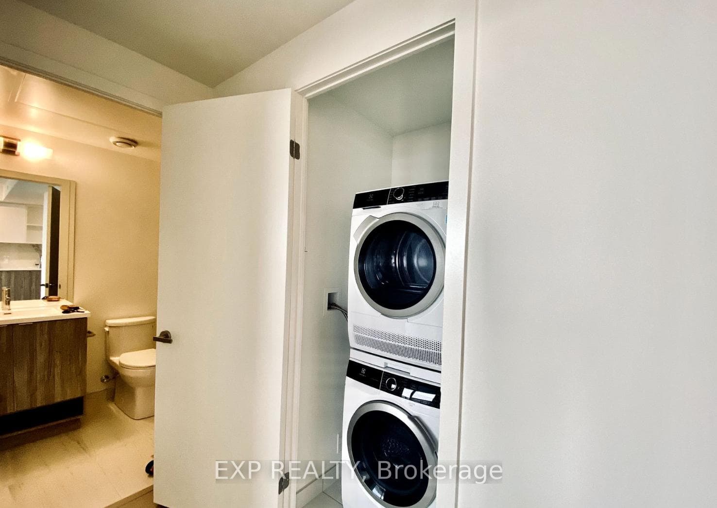 138 Downes Street Unit 6305 photo 13