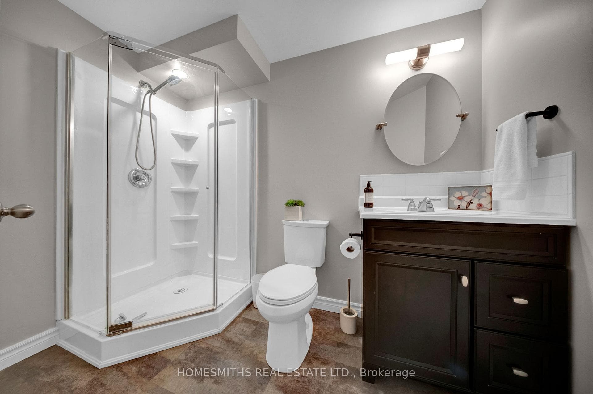 147 Sleeman Square photo 25