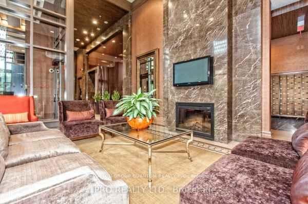 385 Prince Of Wales Drive Unit 2602 photo 2
