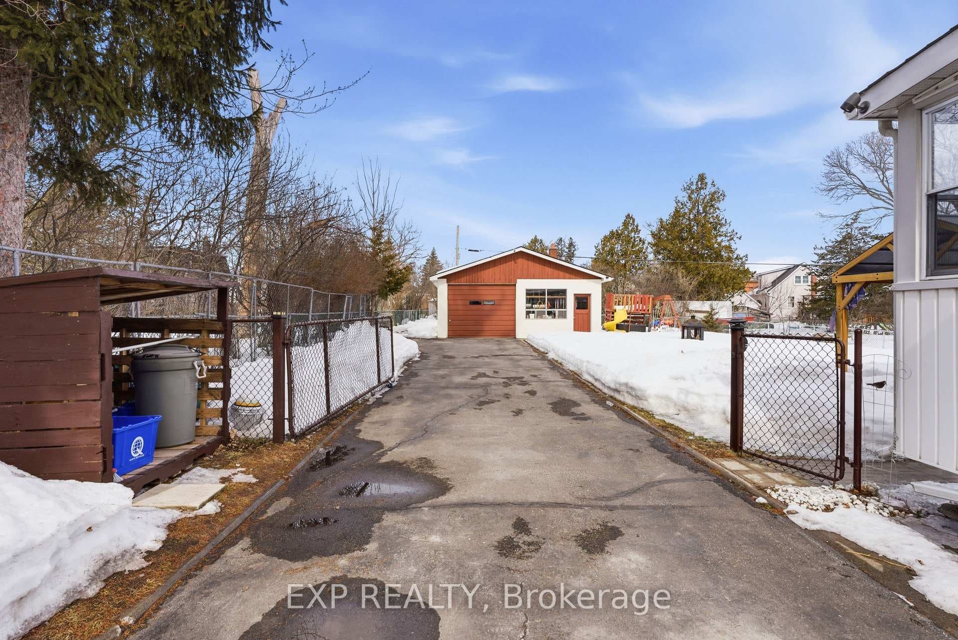 56 Graham Street photo 40