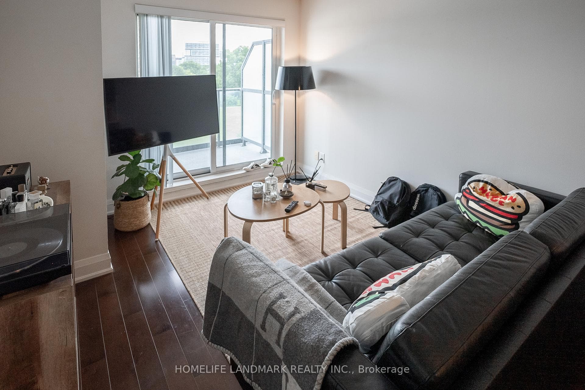 8200 birchmount Road Unit 521 photo 5