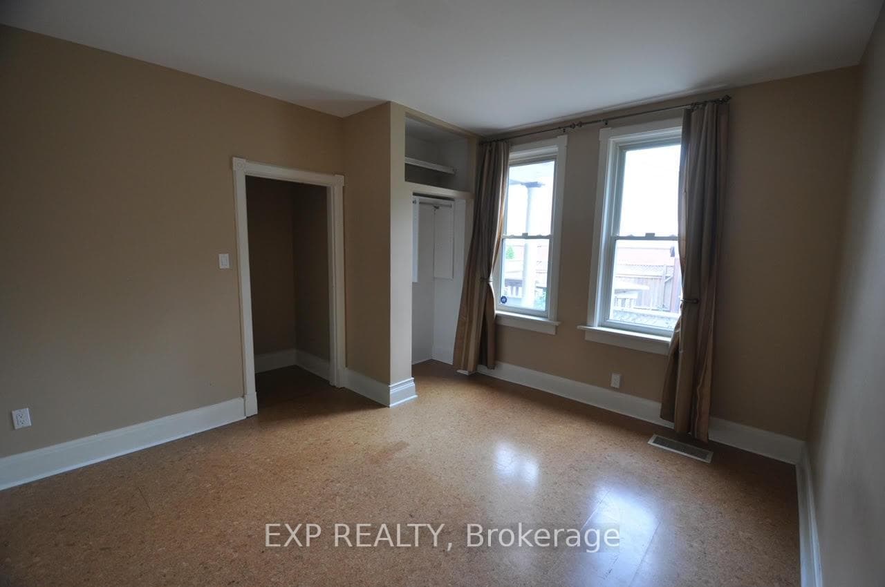 261 Dixon Street photo 20