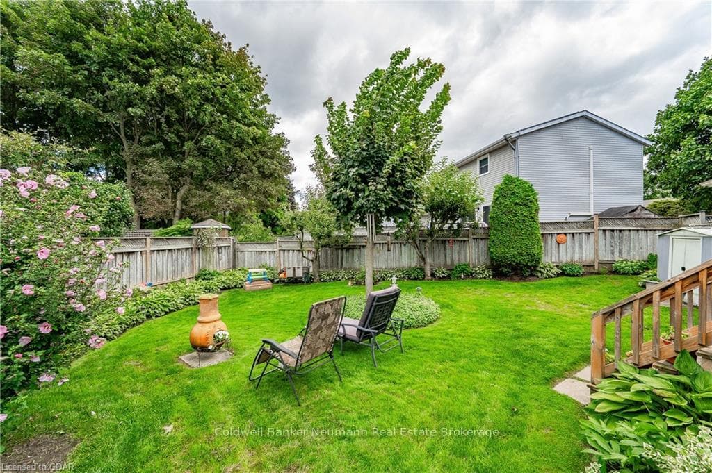 10 ERVIN Crescent photo 11