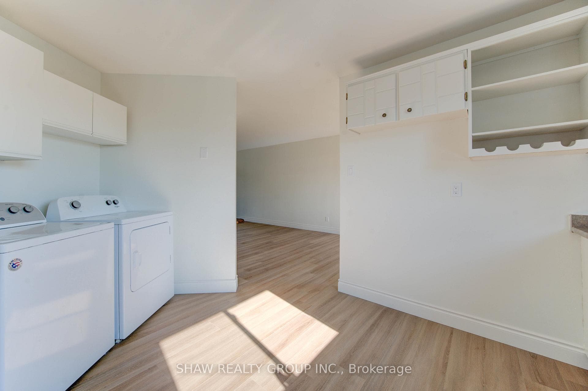 60 Elmsdale Drive photo 25