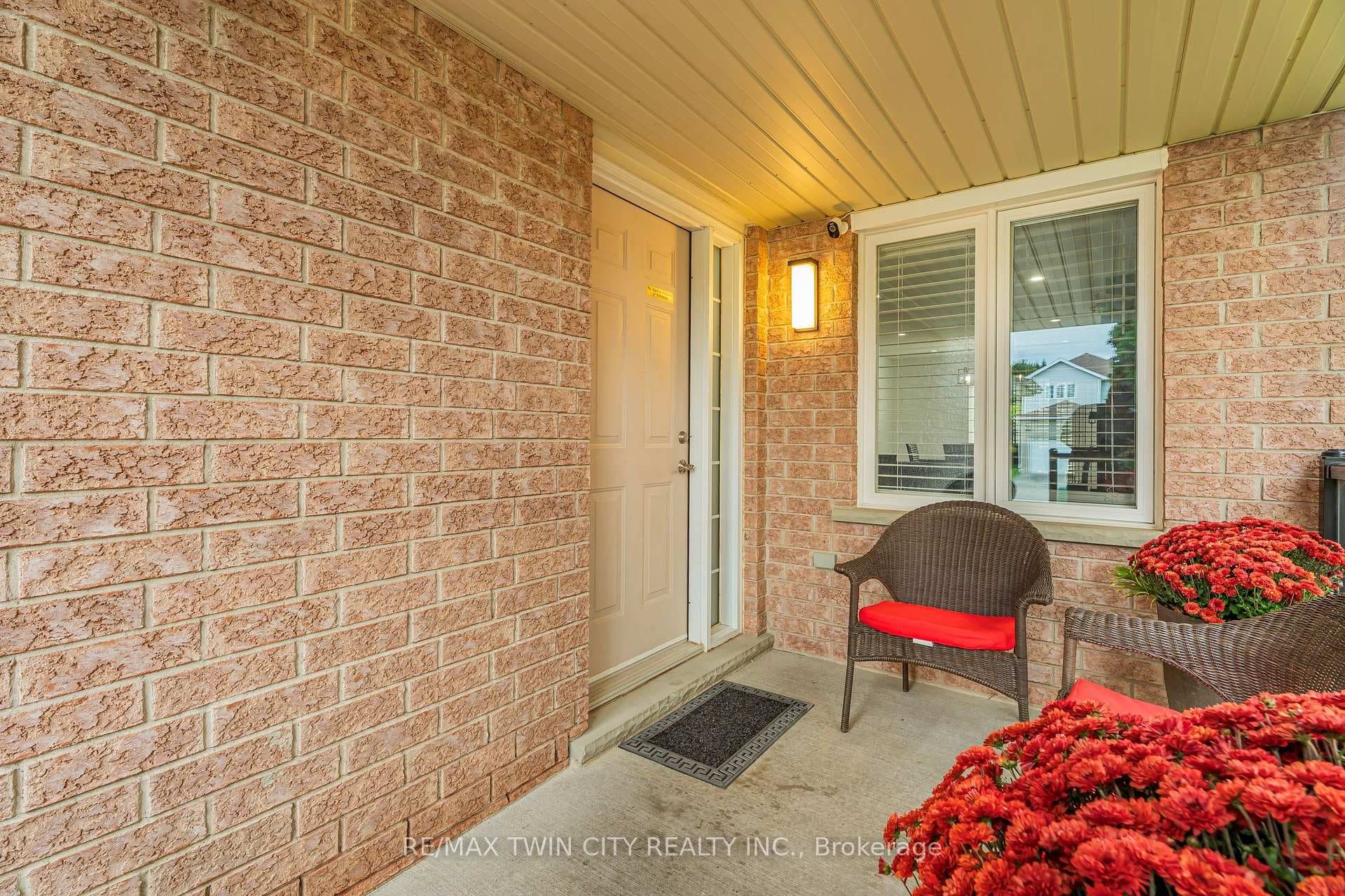 19 Marl Meadow Drive photo 2