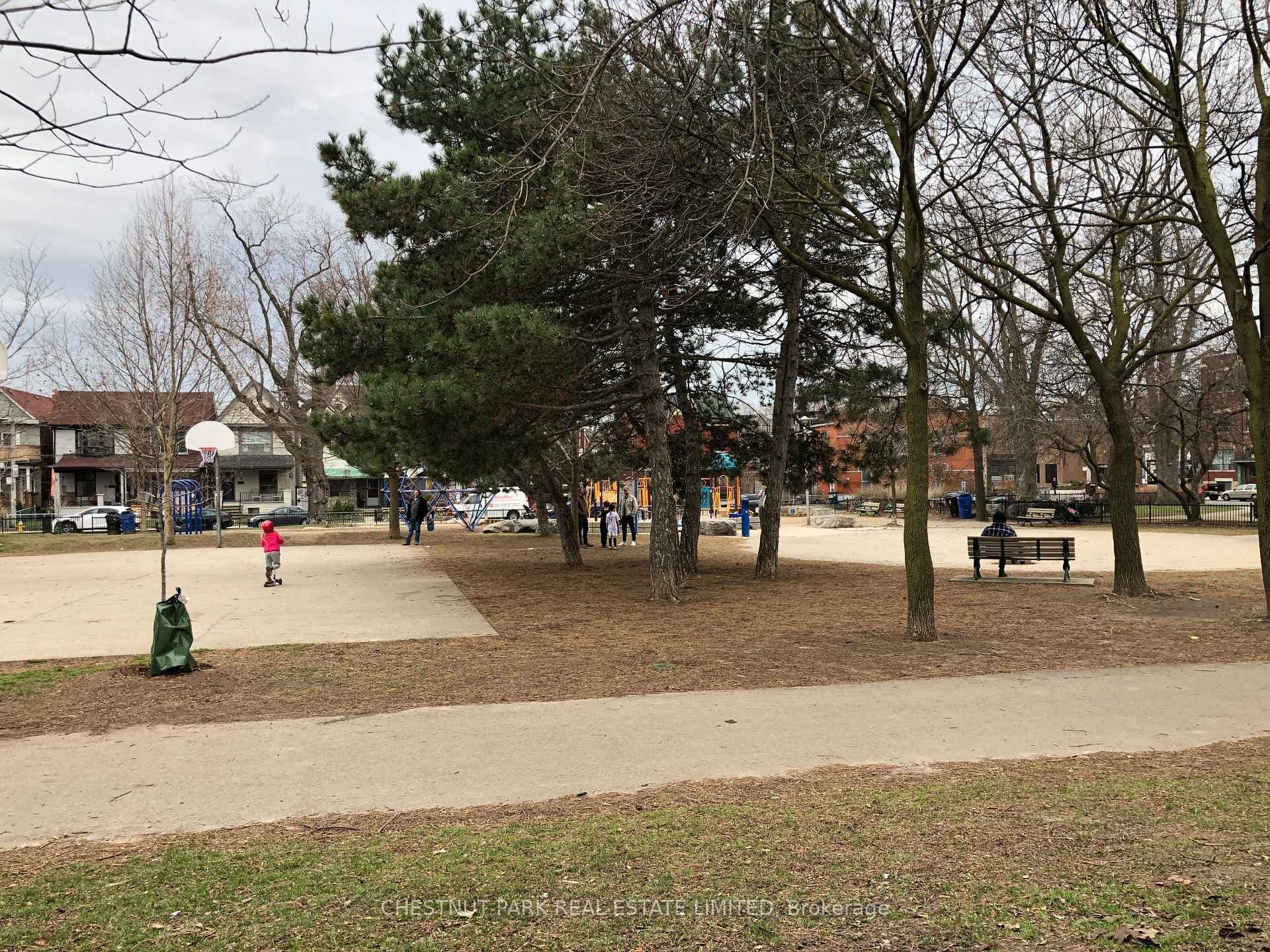 33 Bank Street photo 29