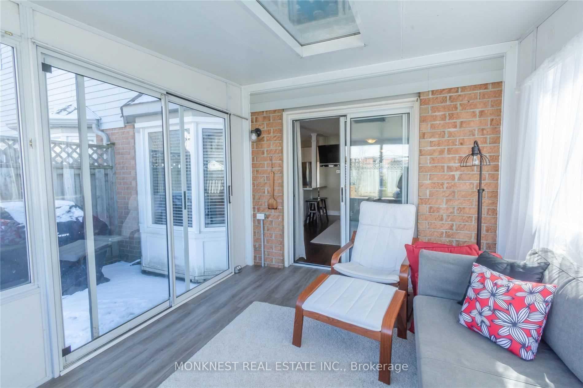 8 Thornlodge Drive photo 18