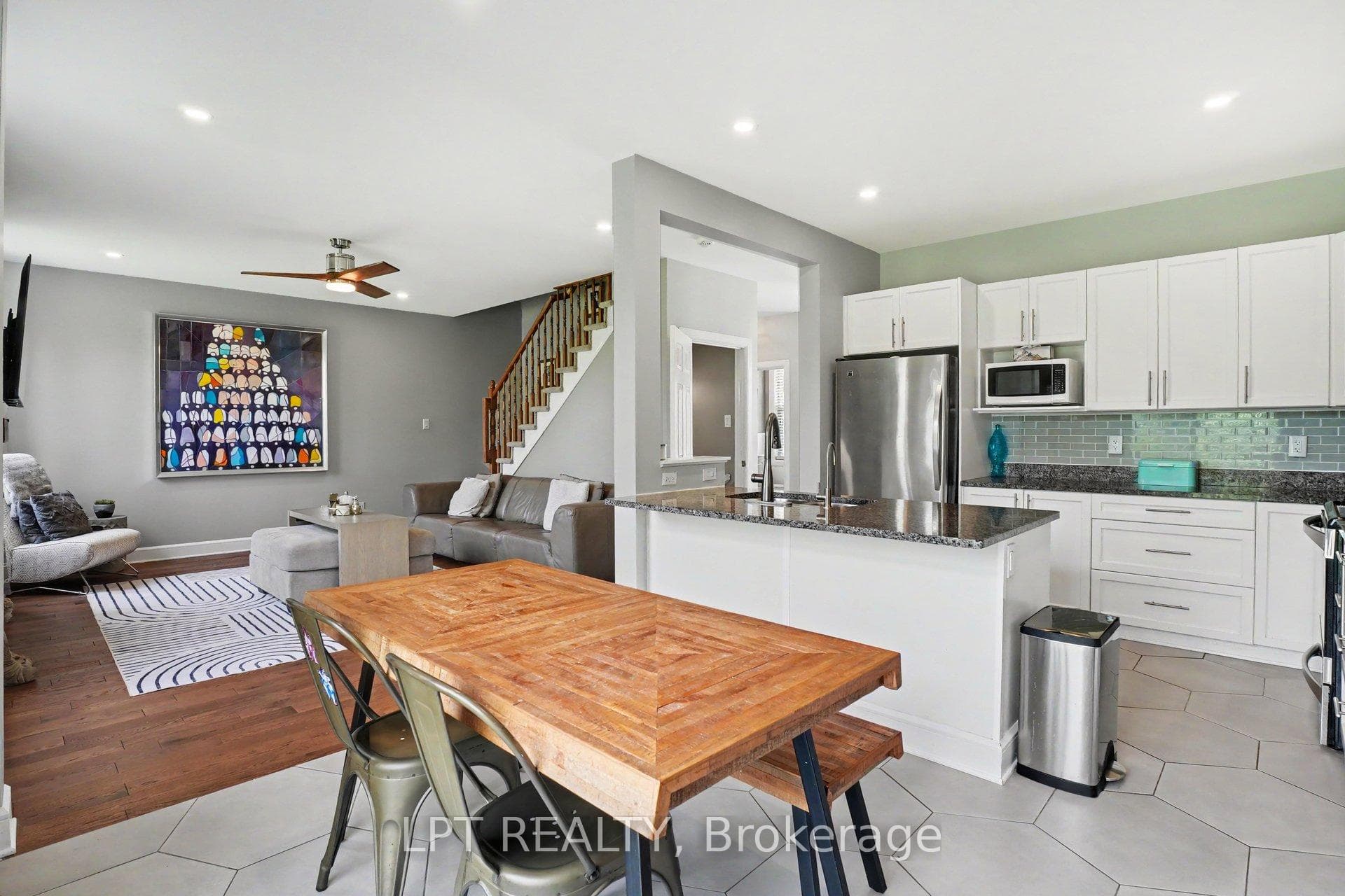 Waterdown 6548 Street photo 7